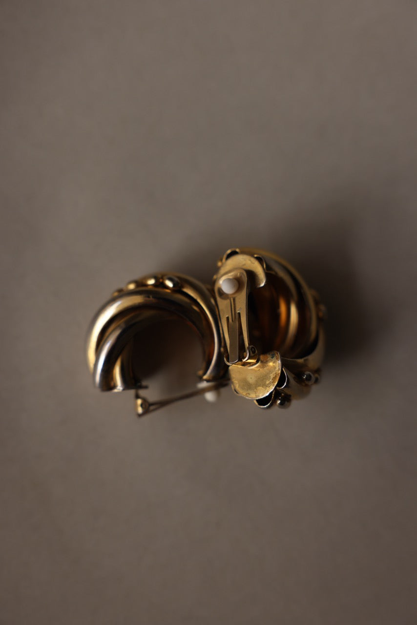 Gold Tone Ribbed Clip-On Hoop Earrings|Vintage Baazaar