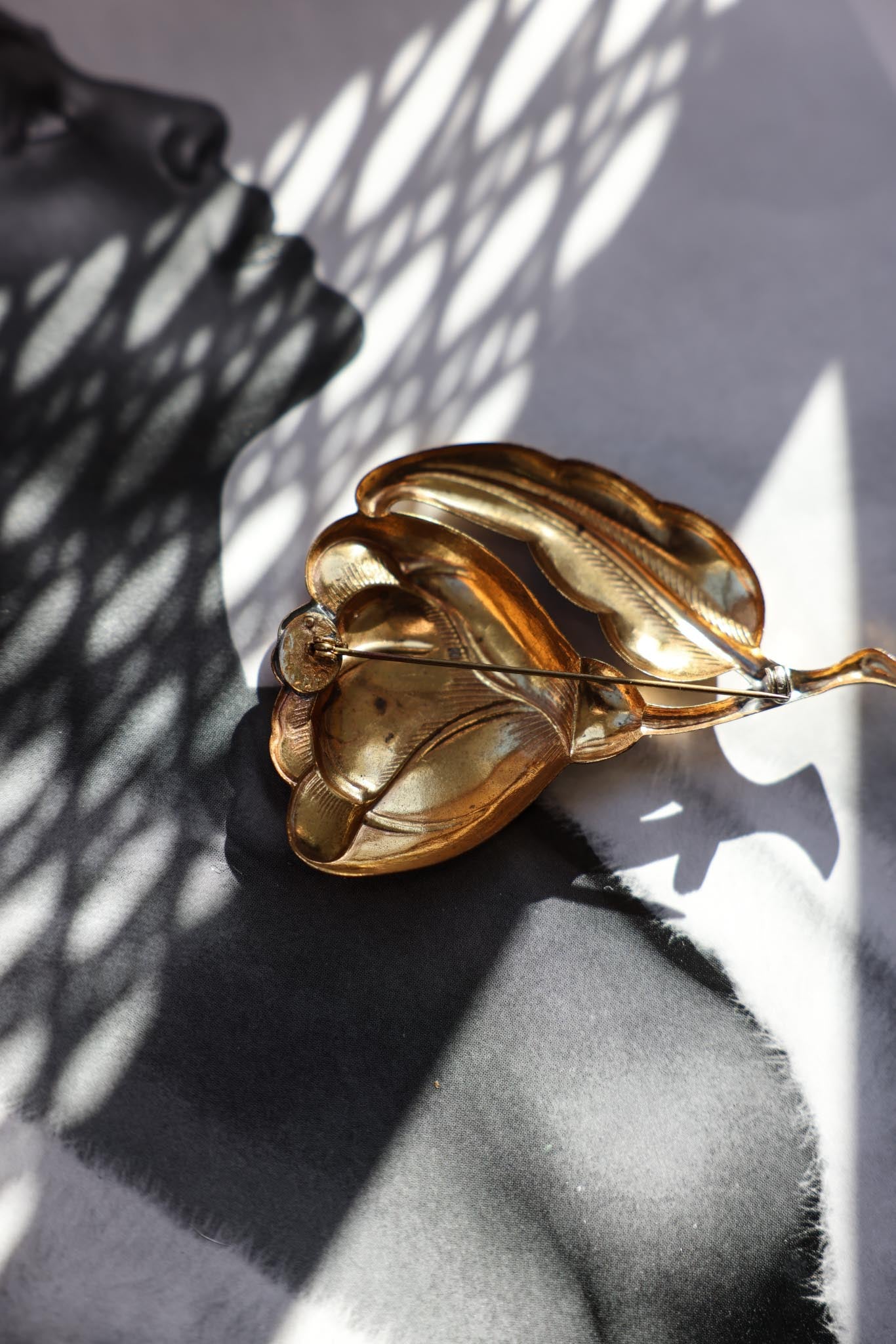 Golden Bloom Brooch|Vintage Baazaar