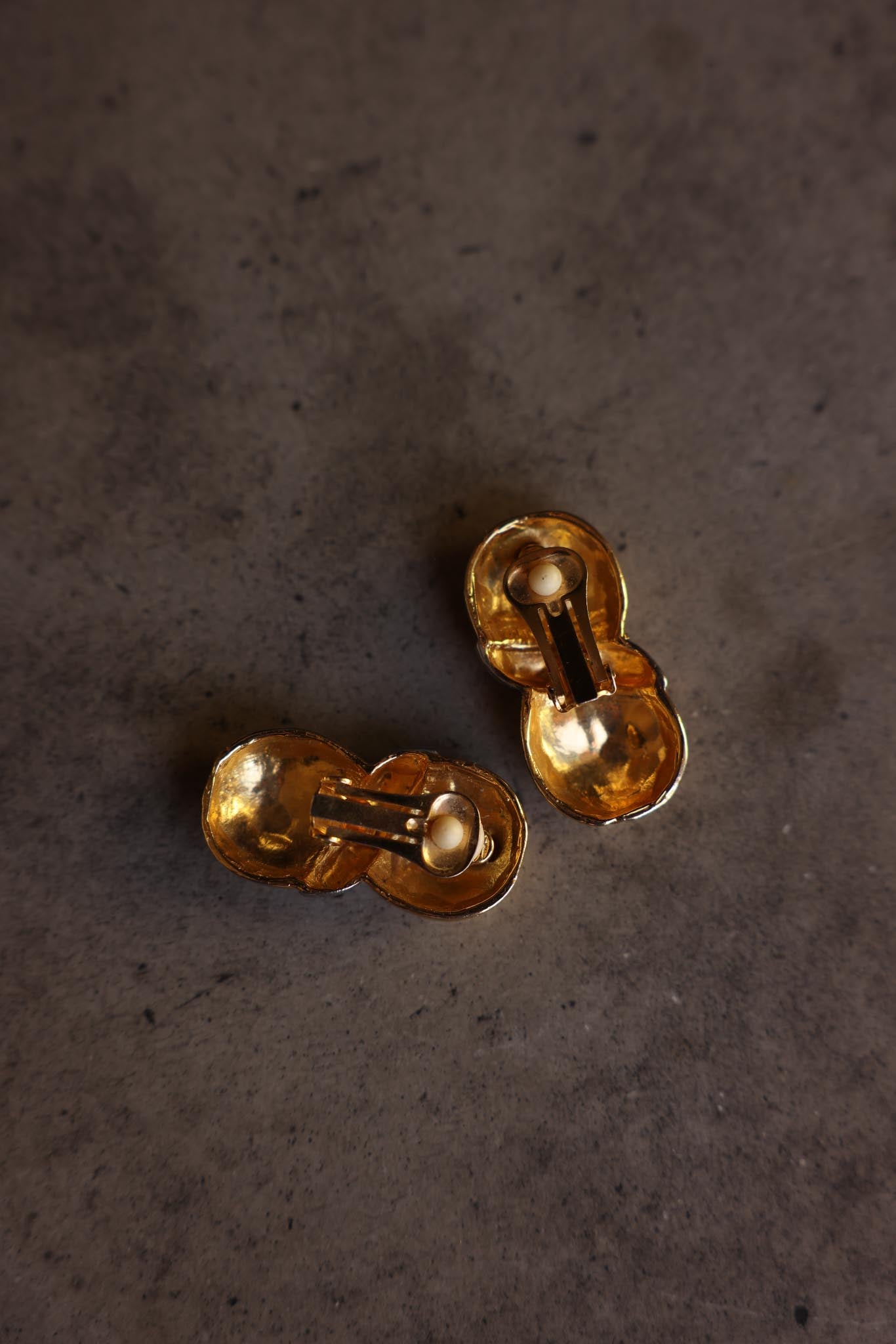 Two-Tone Ribbed Clip-On Earrings