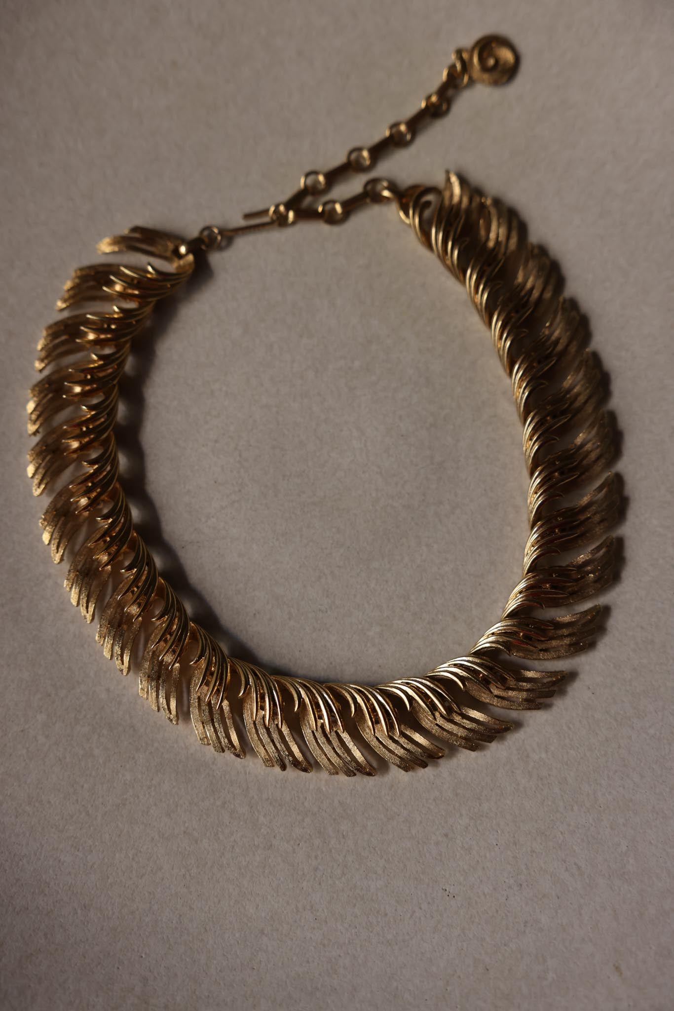 Lisner Gold-Tone Feather Necklace|Vintage Baazaar