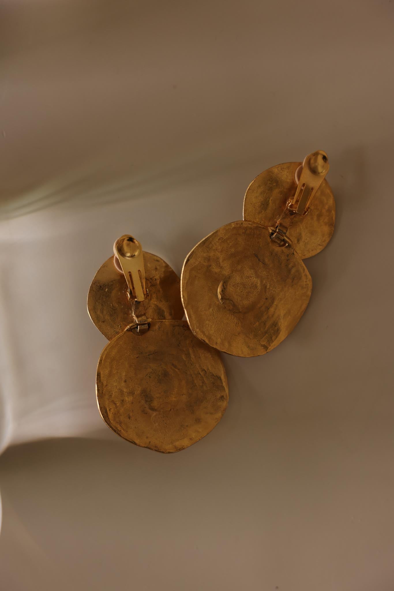 1980s Unsigned Les Bernard Hammered Gold-Tone and Black Cabochon Clip-On Earrings