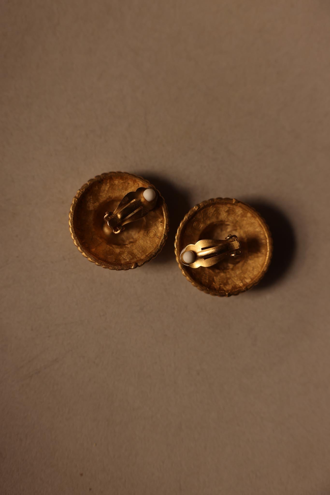 Matte Gold Clip-On Earrings, 1980s|Vintage Baazaar