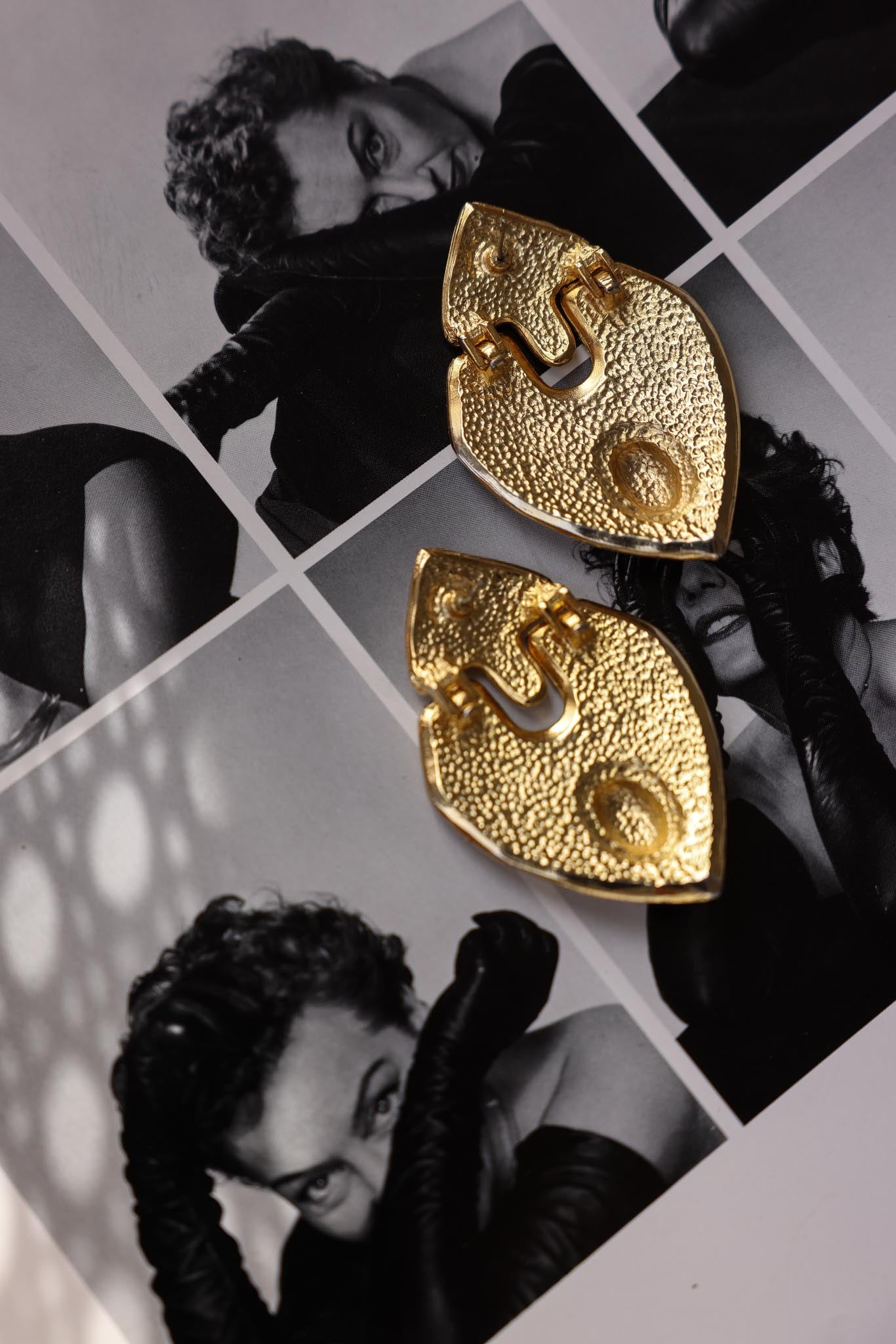 Gilded Noir Shield Earrings|Vintage Baazaar