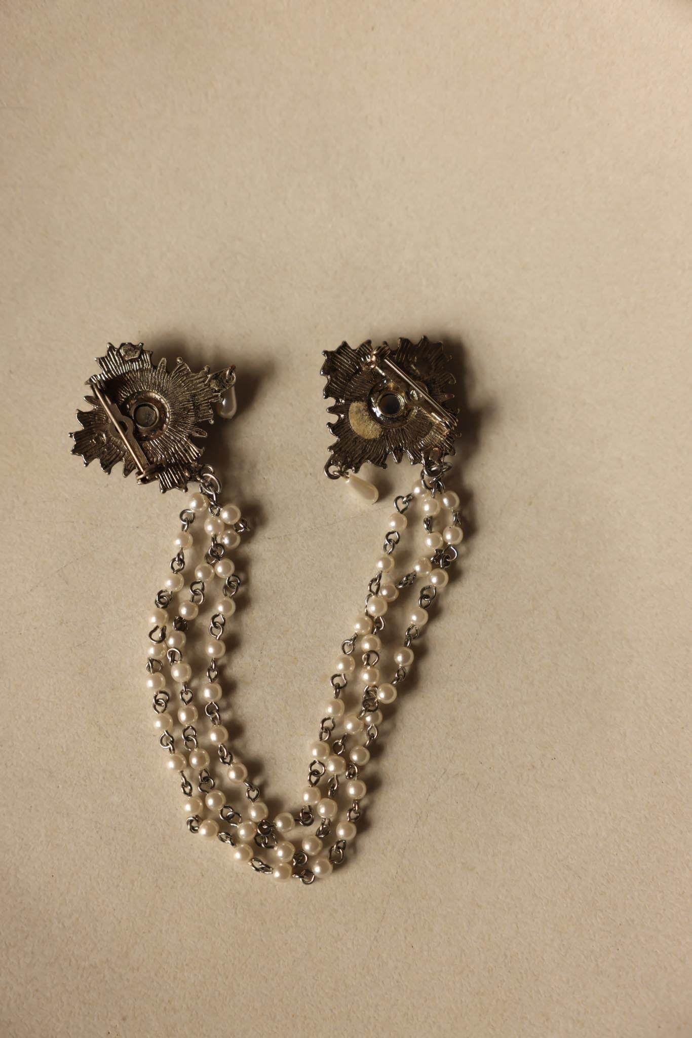 Regal Pearl Chain Brooch|Vintage Baazaar