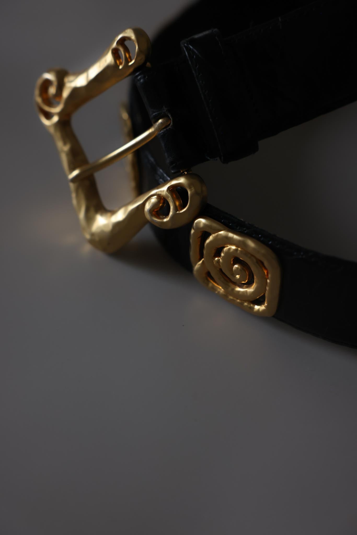Avignon Gold Tone Swirl Black Leather Belt
