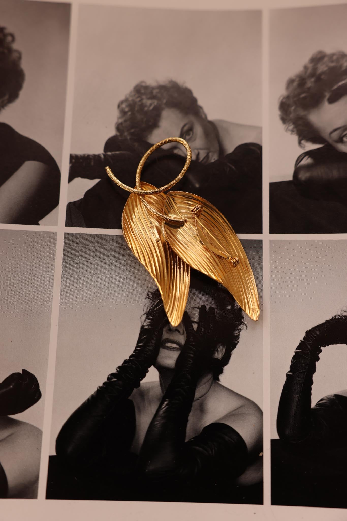 Gold Tone Leaf Brooch|Vintage Baazaar