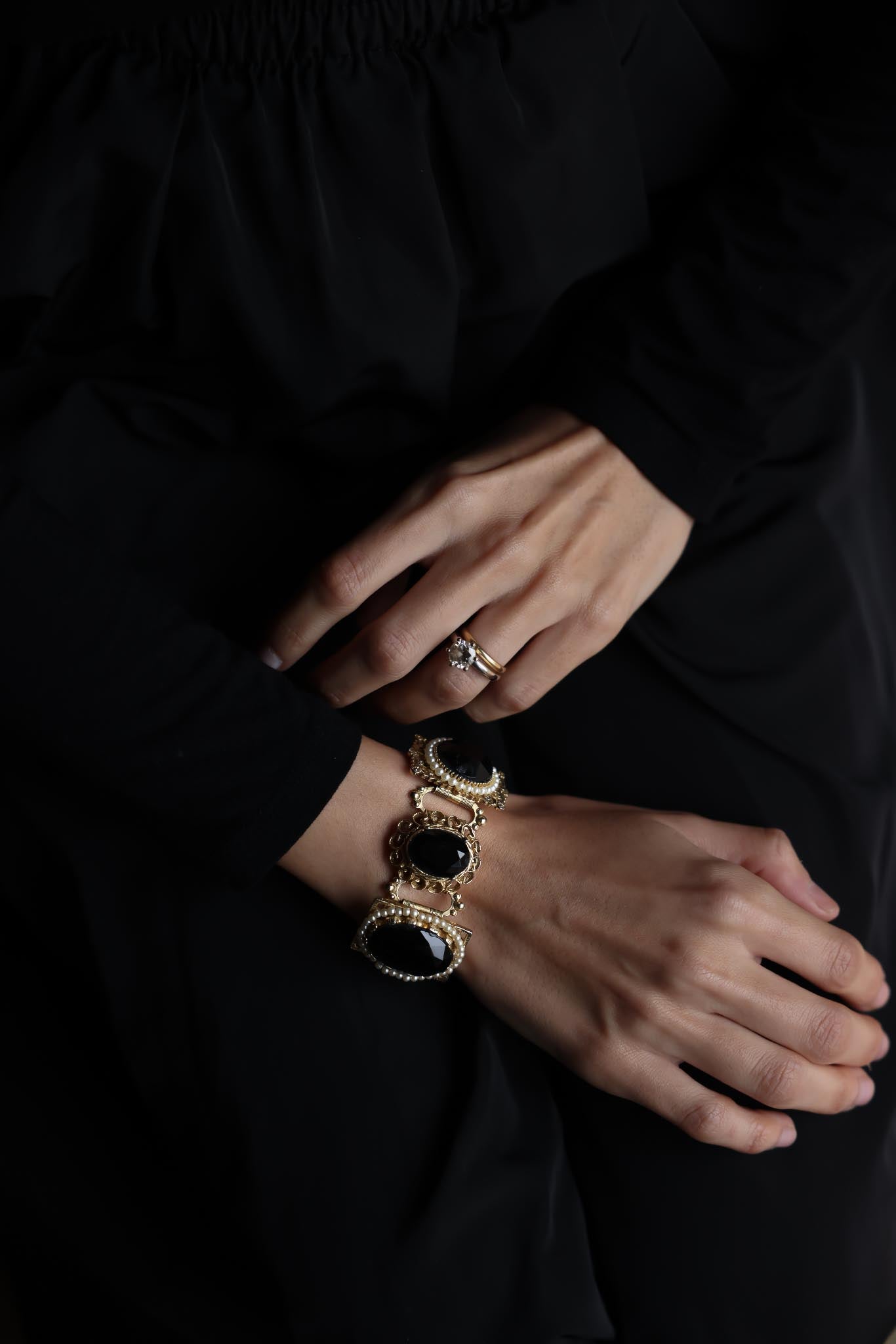 Gold-Plated Antique Bracelet with Glass and Faux Pearls|Vintage Baazaar