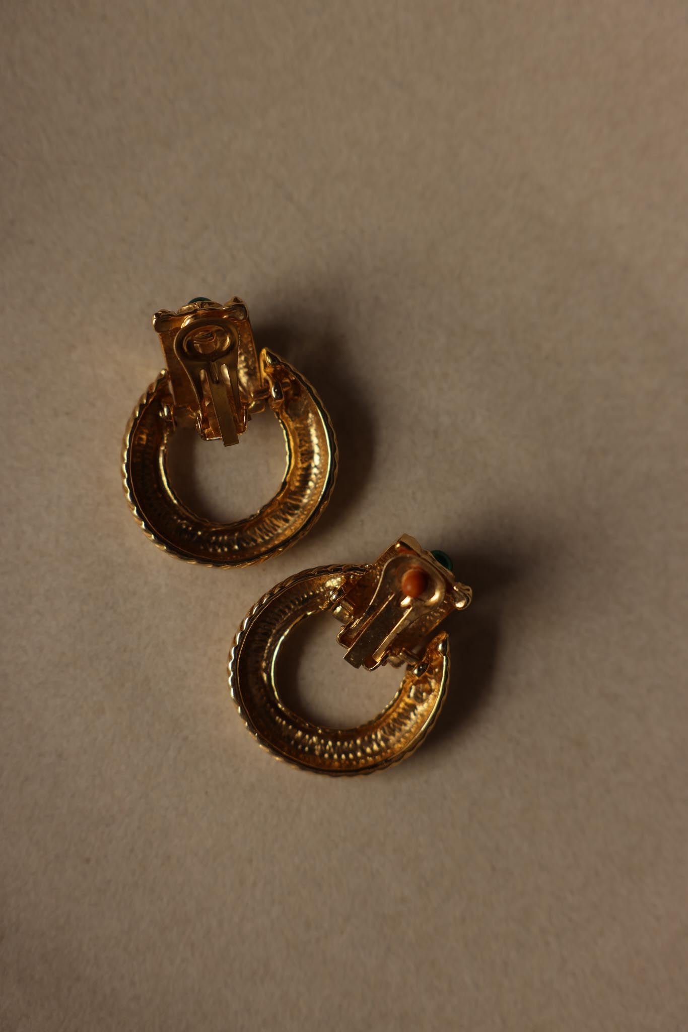 Emerald Cabochon Hoop Clip-On Earrings|Vintage Baazaar