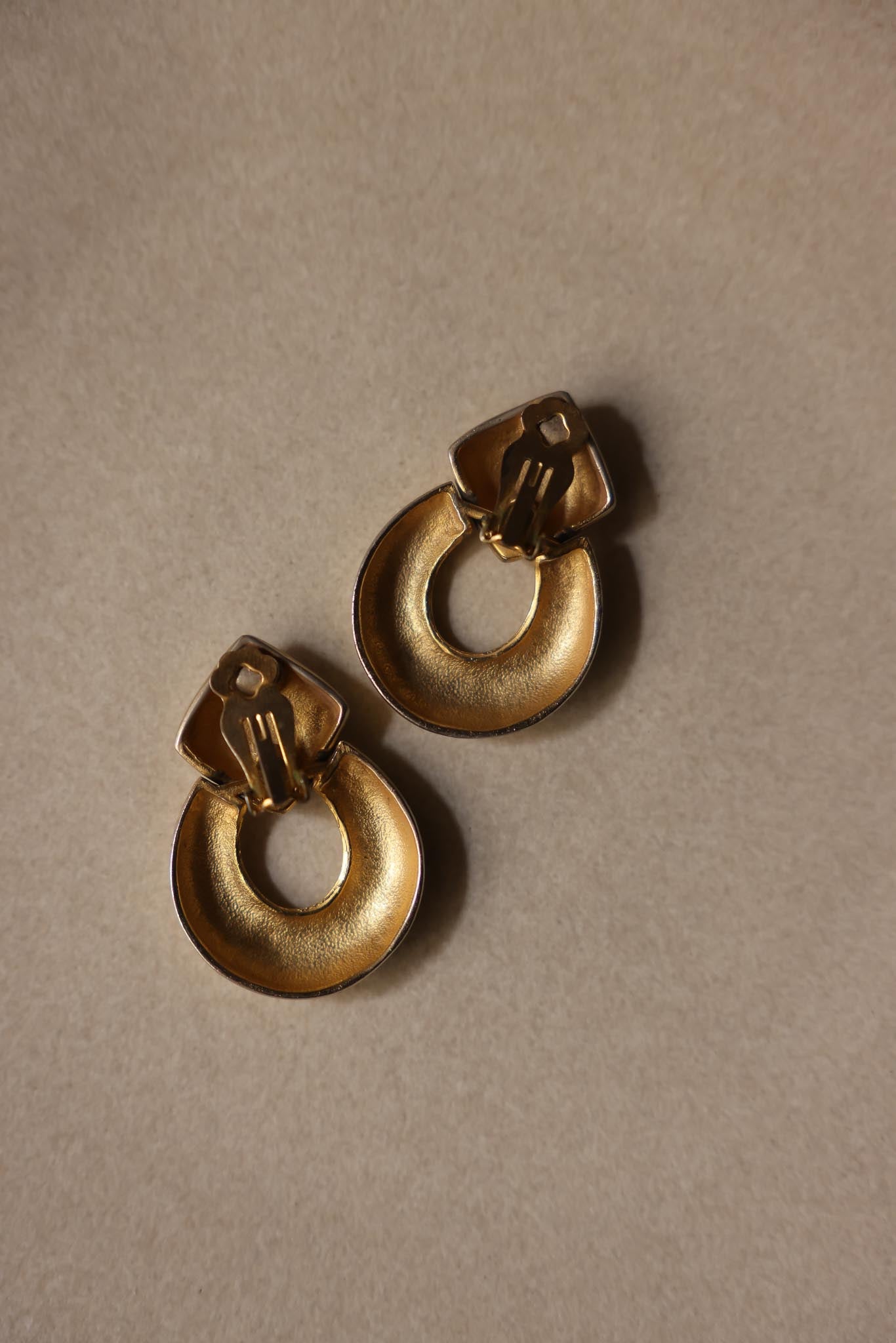 Matte Gold Sculptural Clip-On Earrings|Vintage Baazaar
