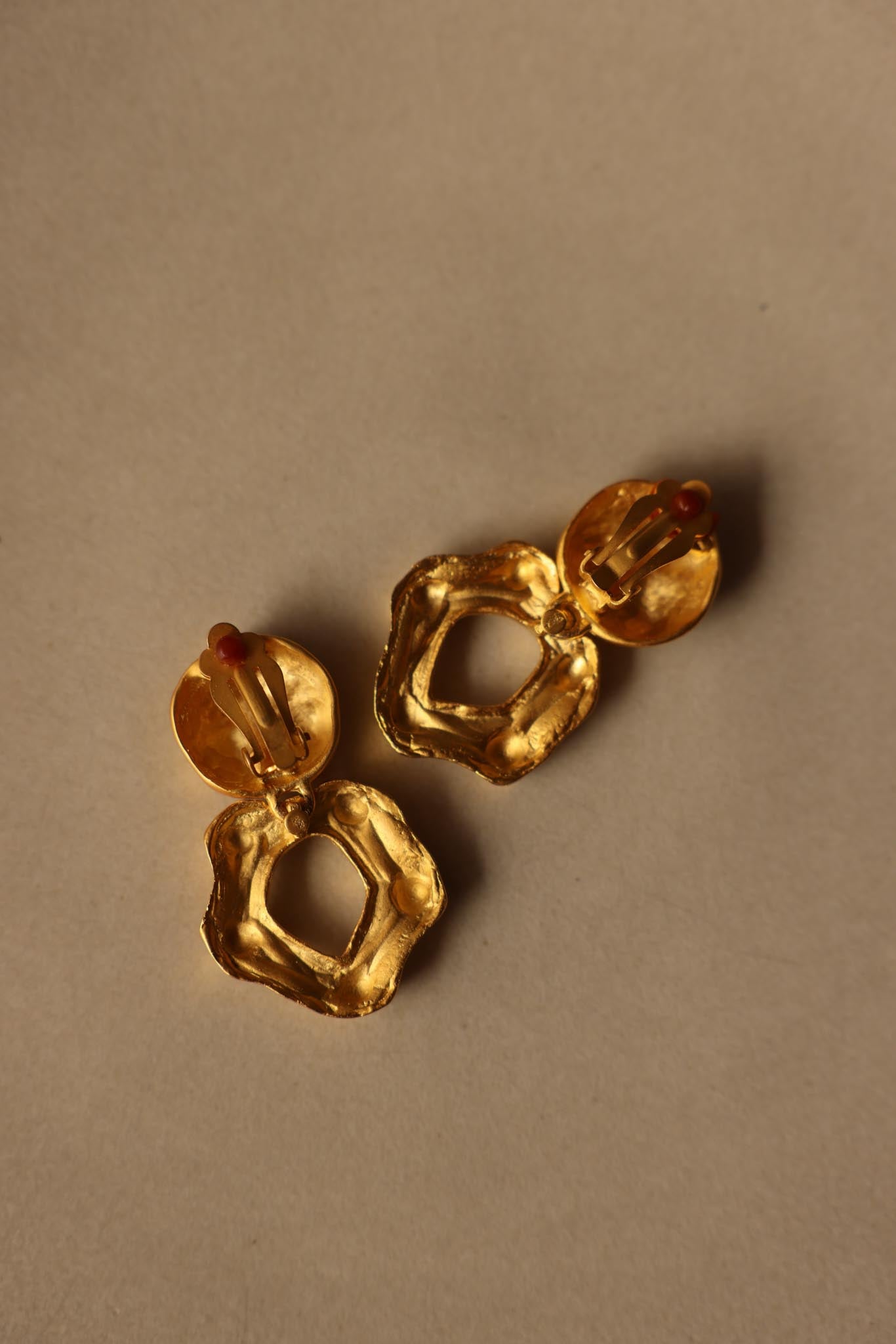 Brushed Gold Sculptural Clip-On Earrings|Vintage Baazaar