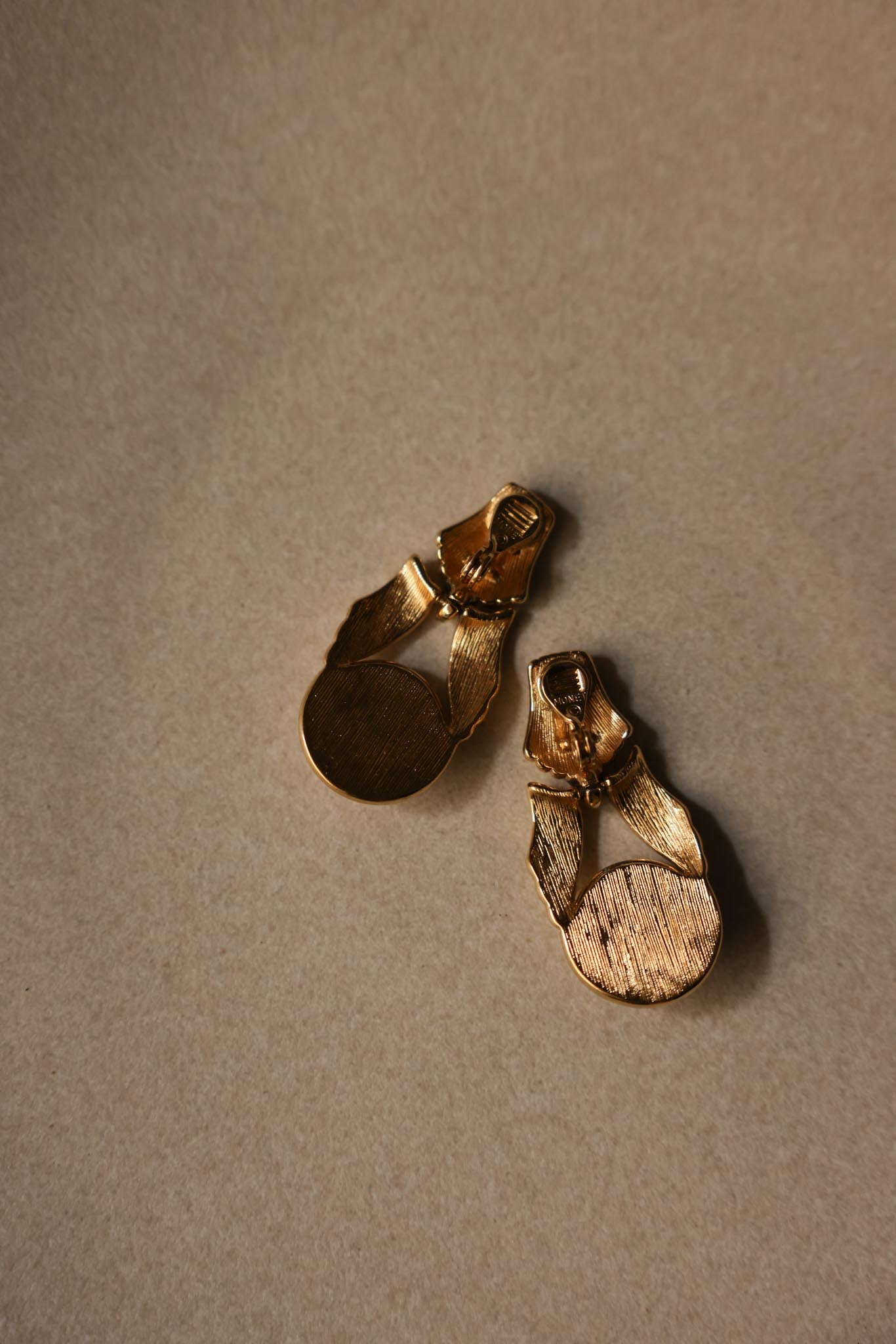 Monet Drop Clip-On Earrings|Vintage Baazaar