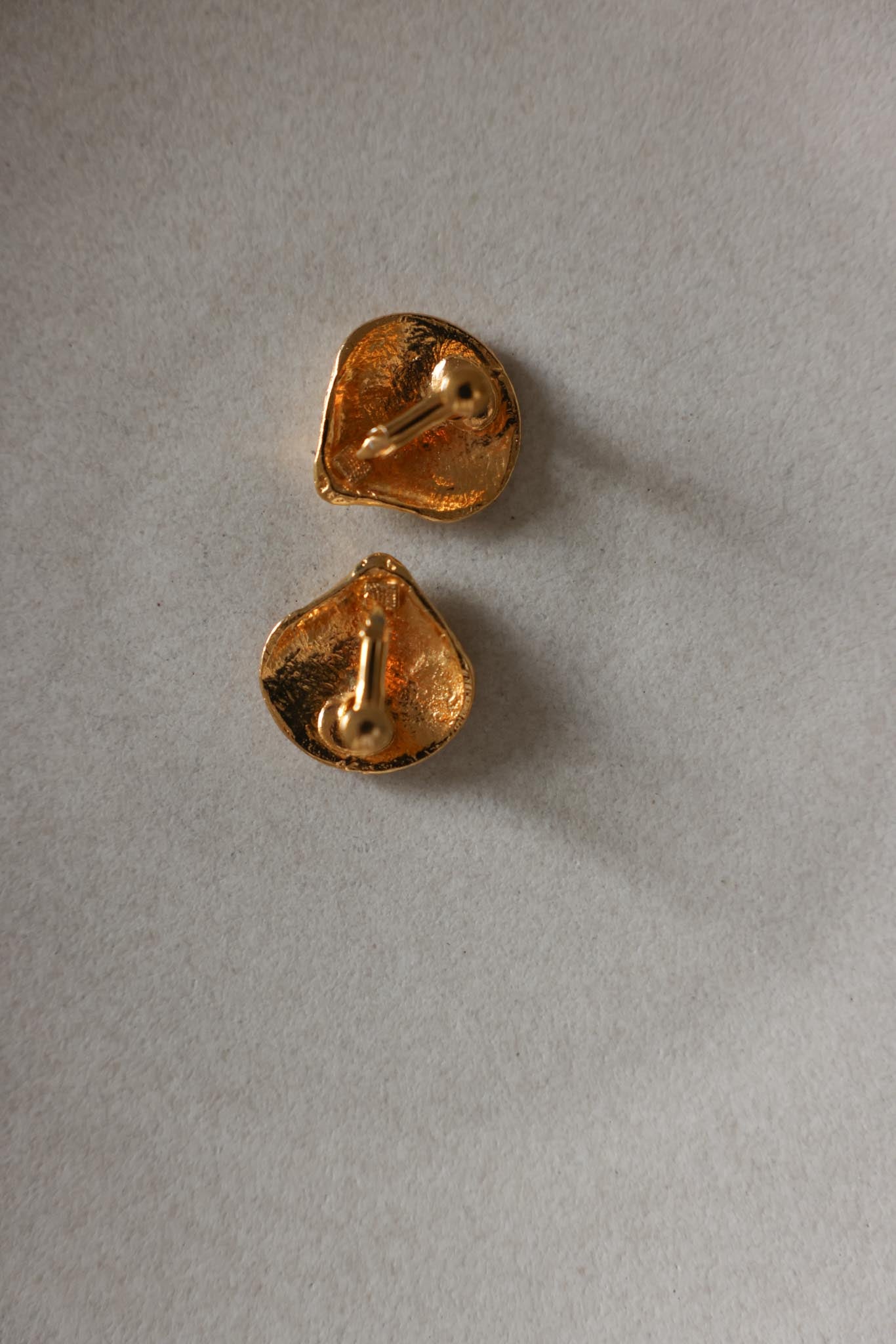 Gold Tone Shell Clip-On Earrings