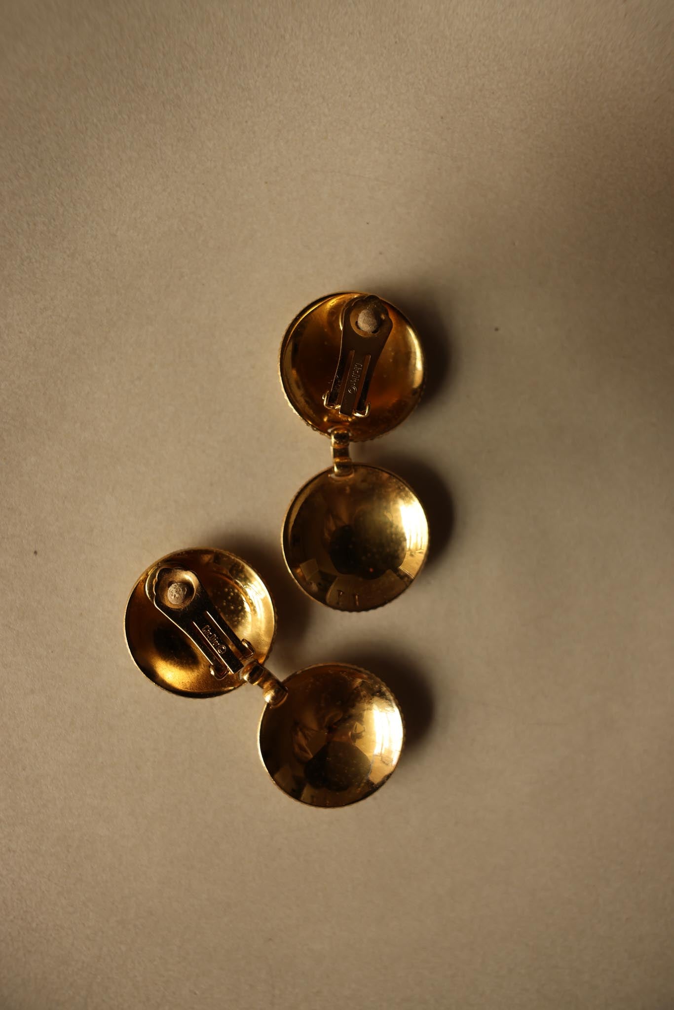 Chr. Dior Gold-Plated Shell Drop Clip-On Earrings|Vintage Baazaar