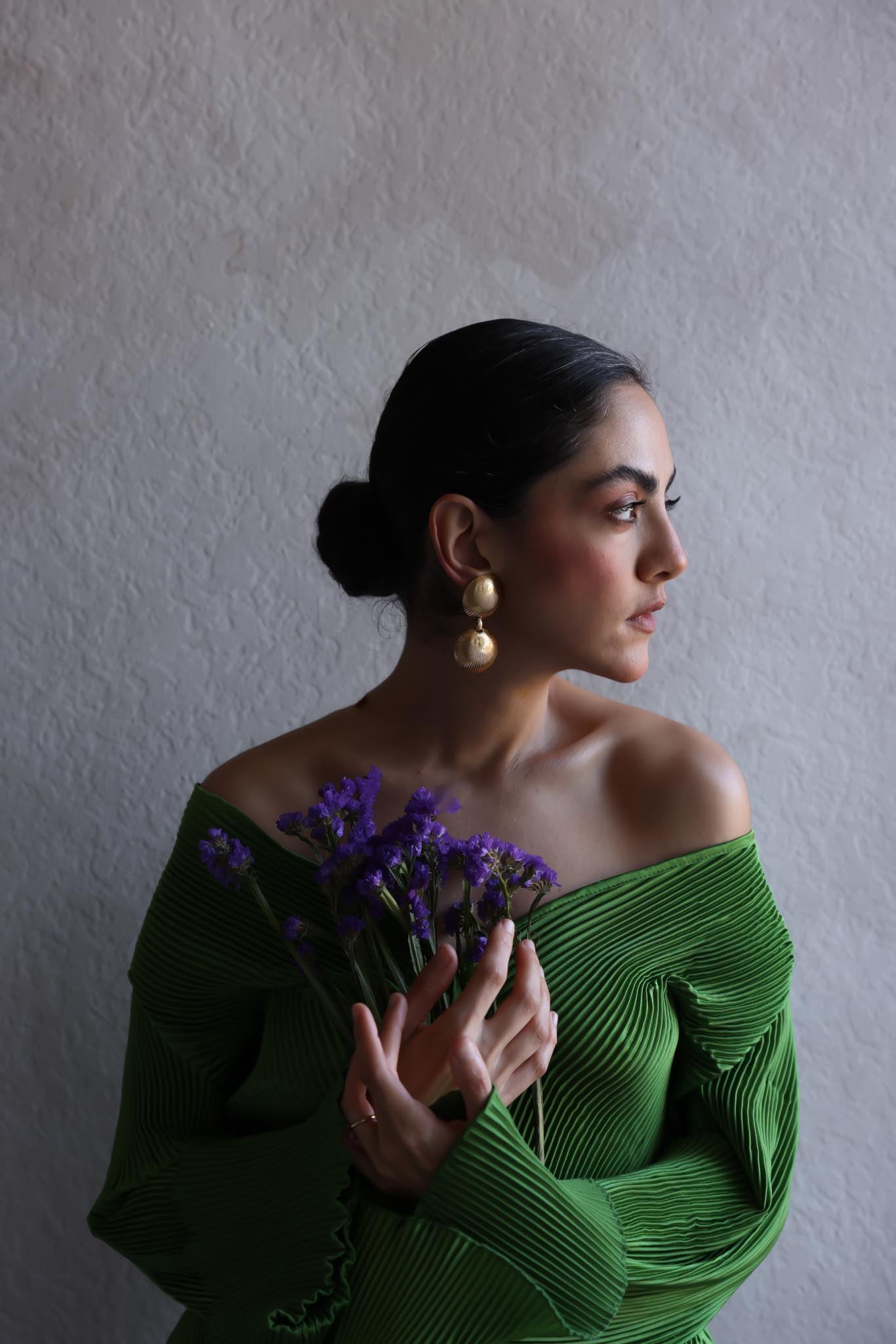 Chr. Dior Gold-Plated Shell Drop Clip-On Earrings|Vintage Baazaar