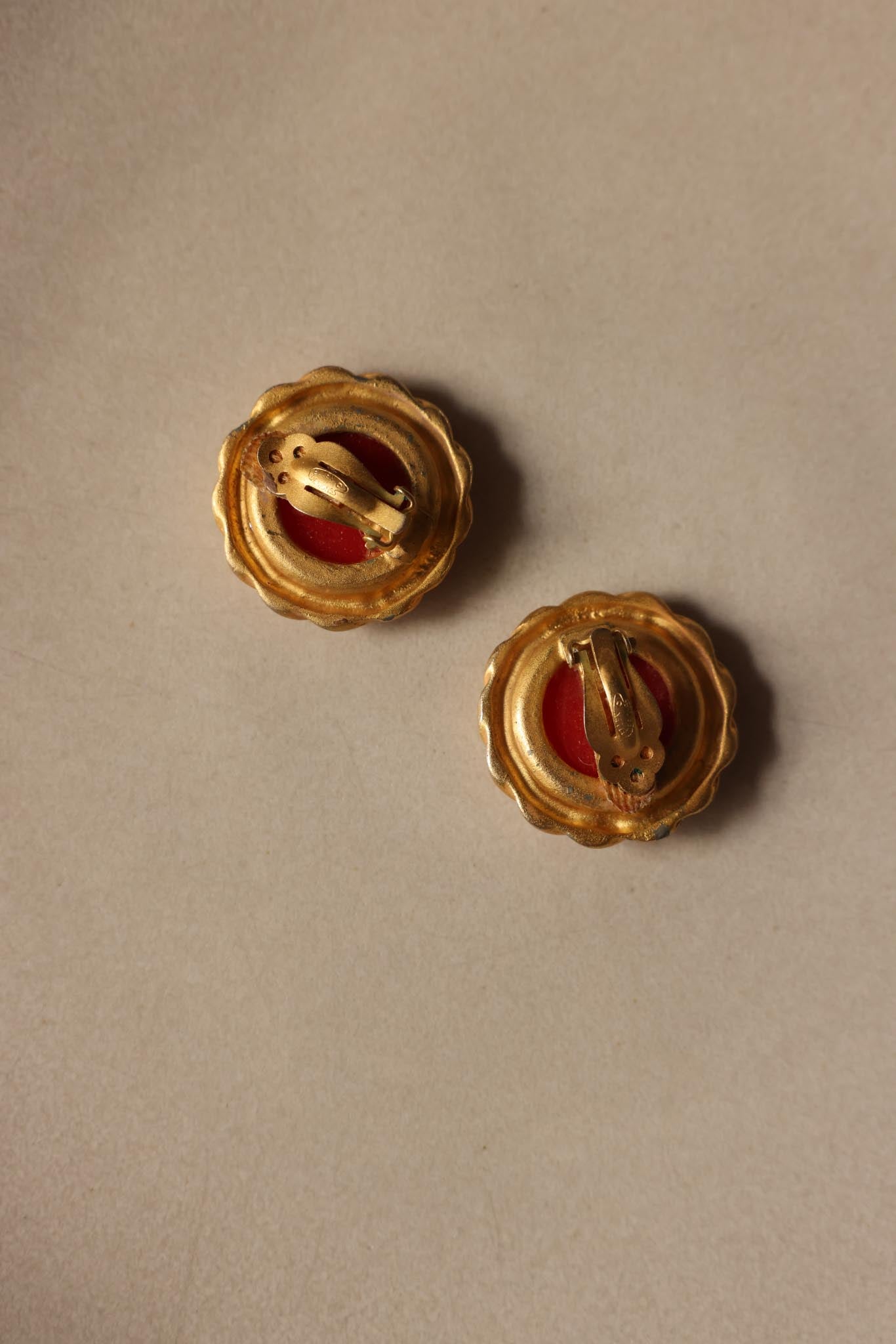 Scarlet Twist Clip-On Earrings|Vintage Baazaar