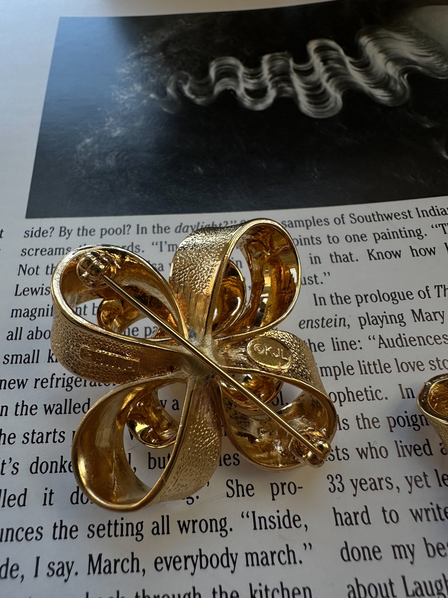 KJL Textured Gold Tone Earrings & Brooch|Vintage Baazaar