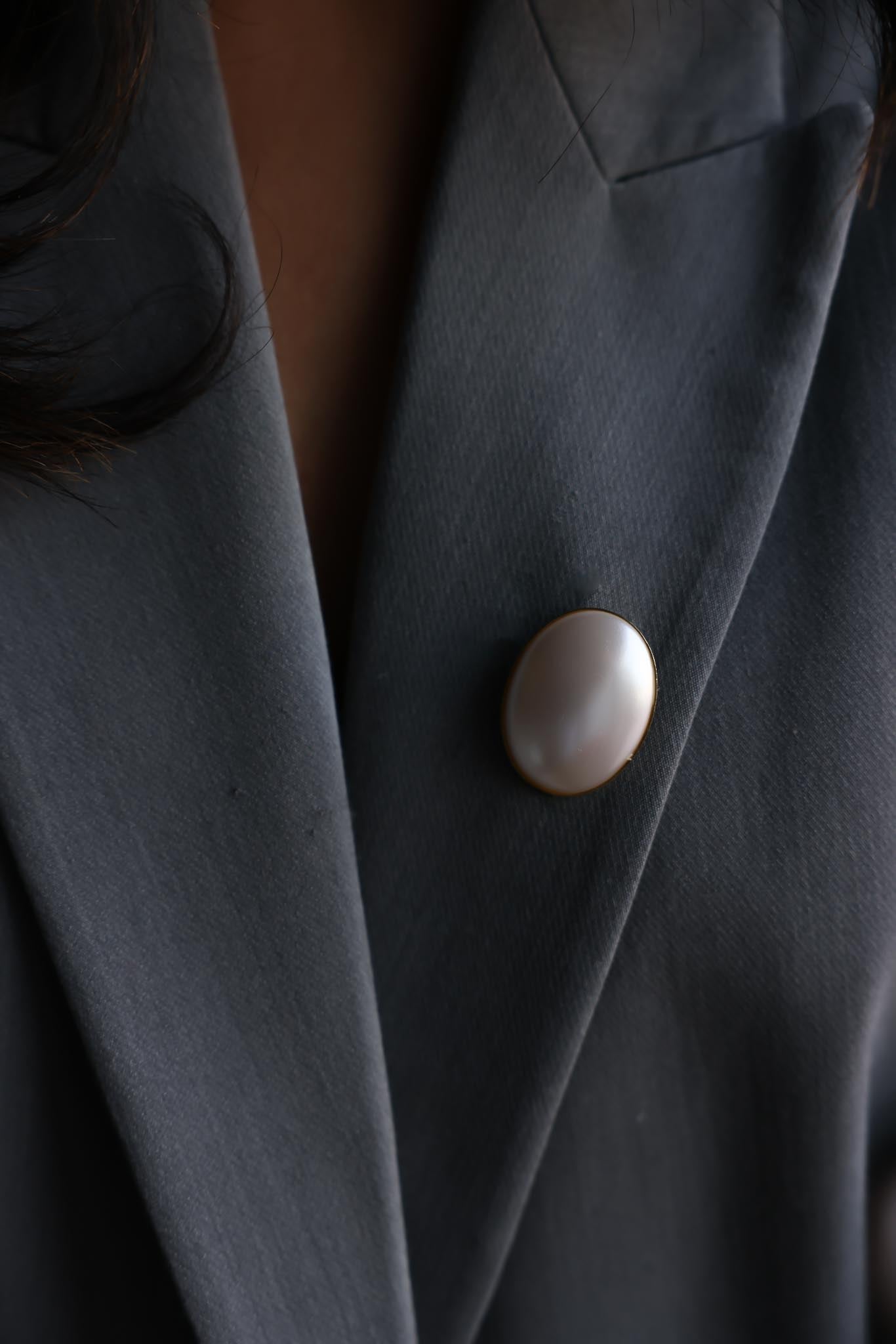 Oval Faux Pearl Brooch in Gold-Tone Frame