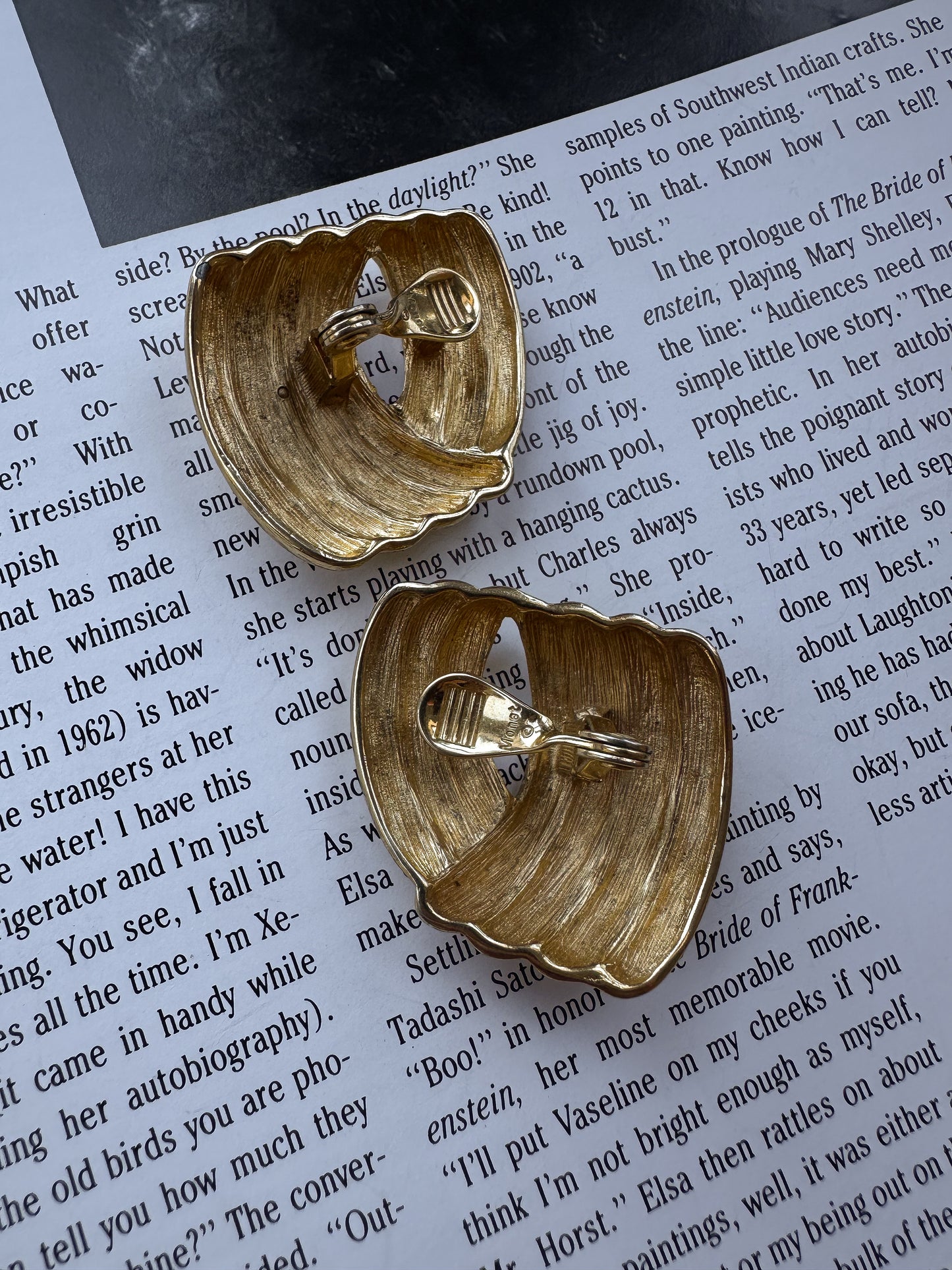 Golden Ribbon Swirl Earrings|Vintage Baazaar