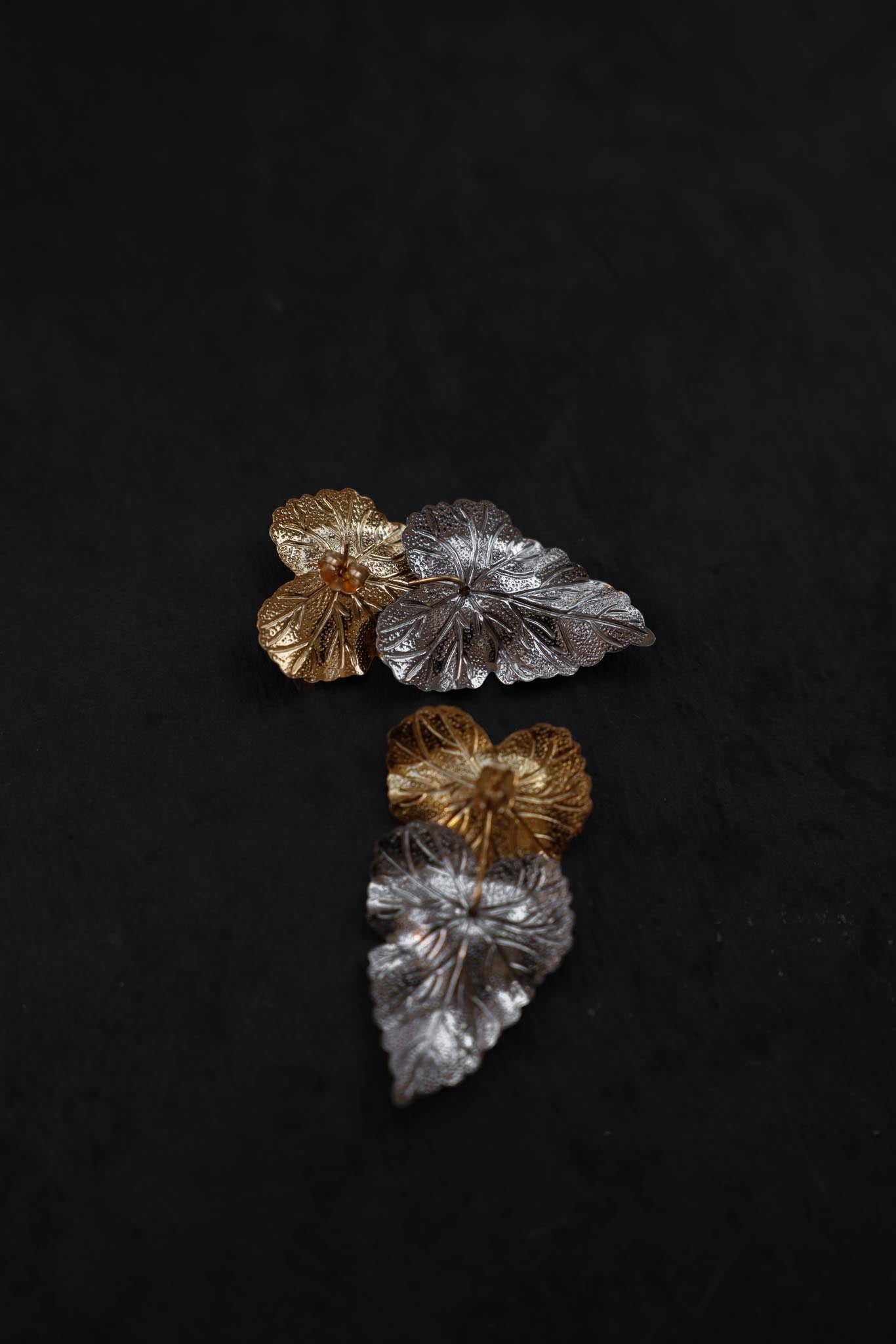 Two-Tone Leaf Earrings|Vintage Baazaar