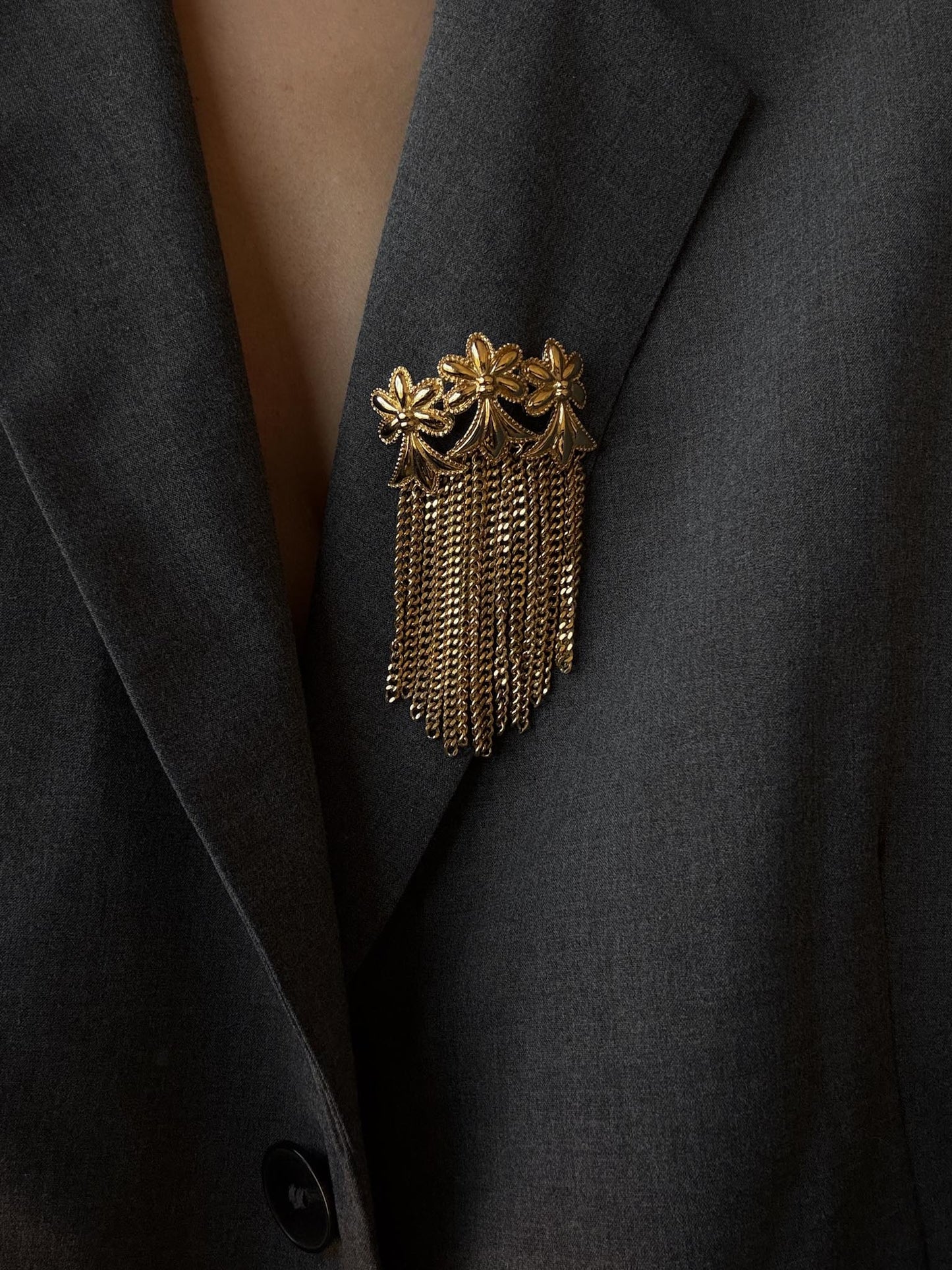 MONET Gold-Tone Brooch with Chain Tassels|Vintage Baazaar