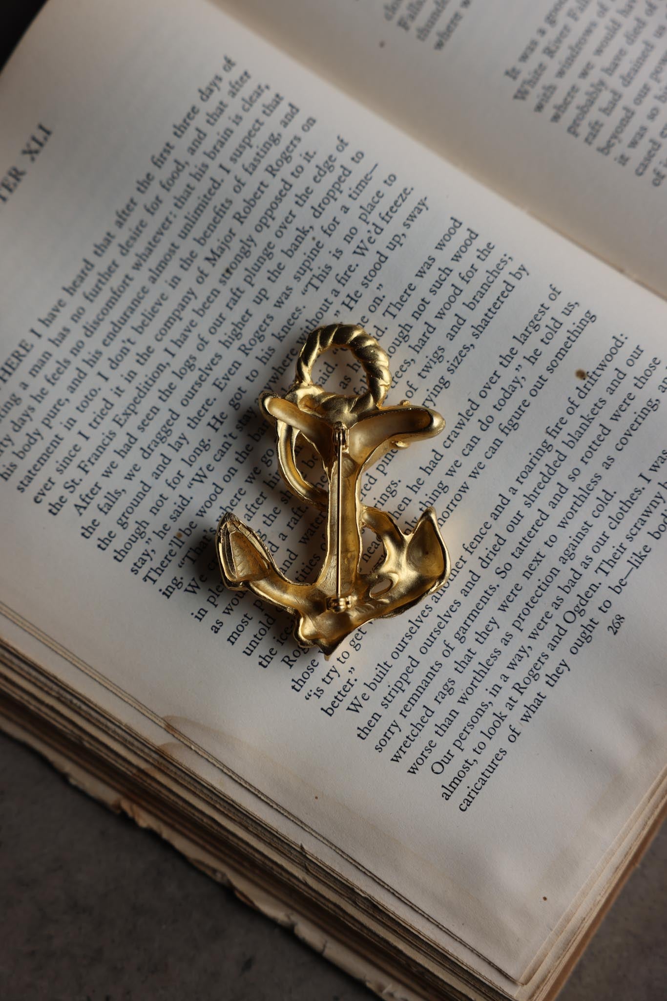 Matte Gold Anchor Brooch