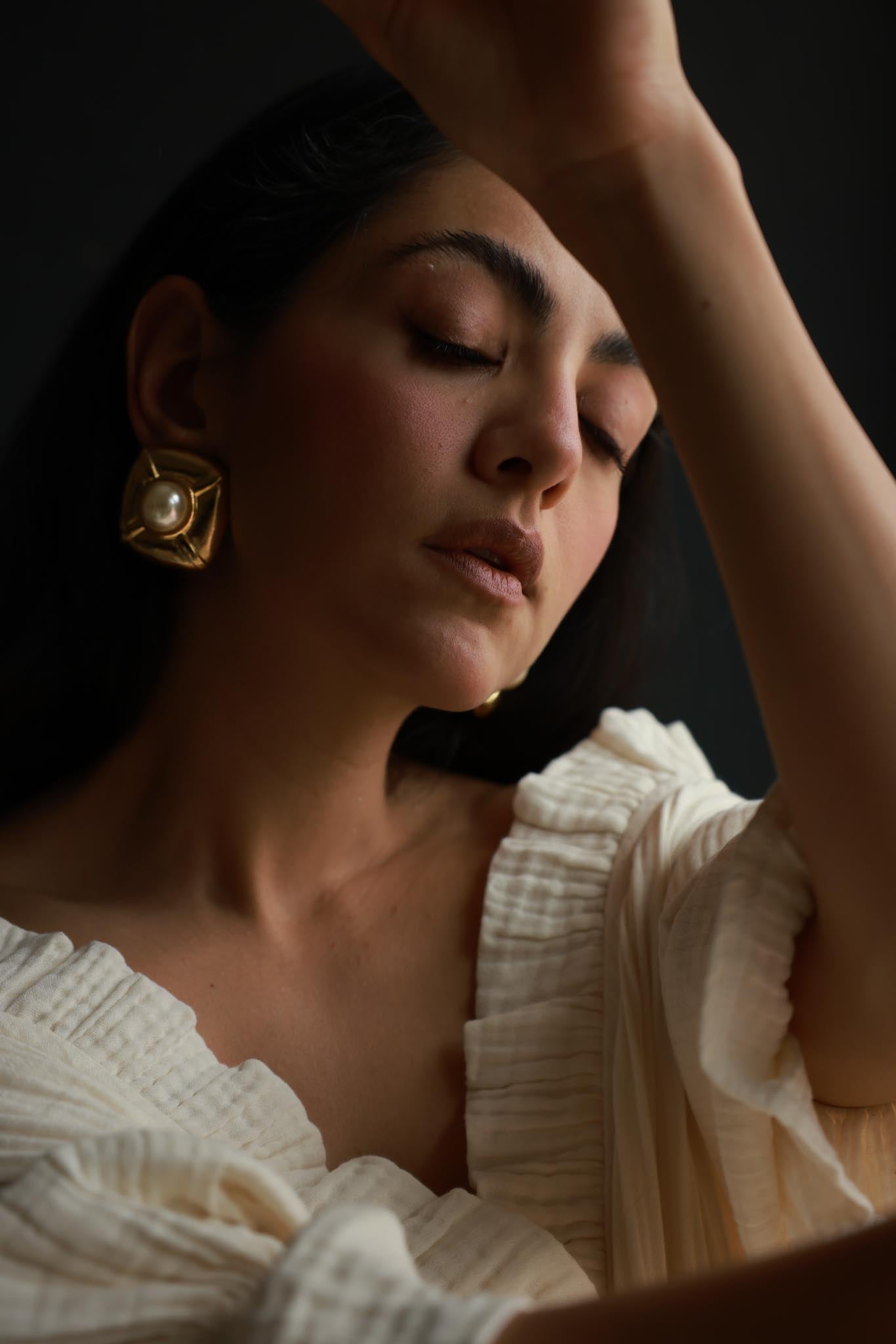 Oversized Gold-Plated Faux Pearl Clip-On Earrings|Vintage Baazaar