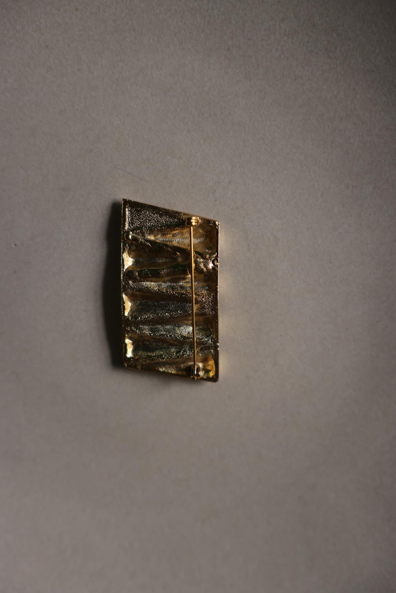 Brushed Gold Brooch|Vintage Baazaar