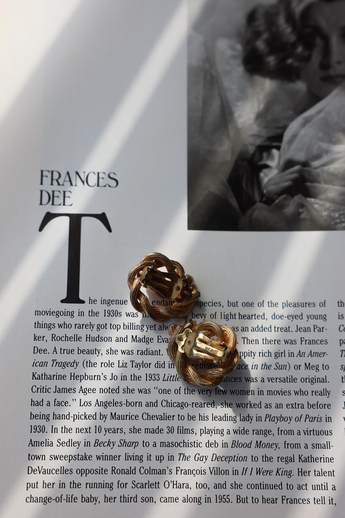 Golden Twist Pearl Bloom Earrings|Vintage Baazaar