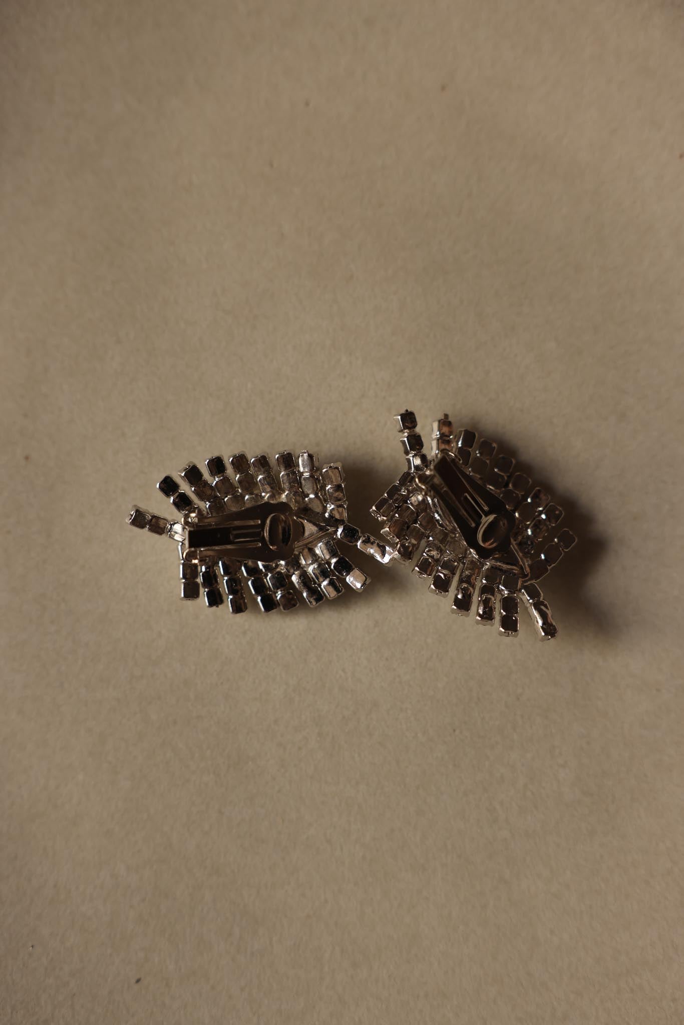 Oversized Clear Rhinestone Clip-On Earrings|Vintage Baazaar