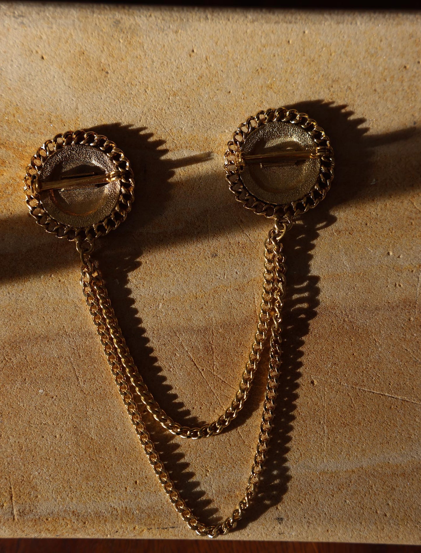 Regal Emblem Chain Brooch|Vintage Baazaar