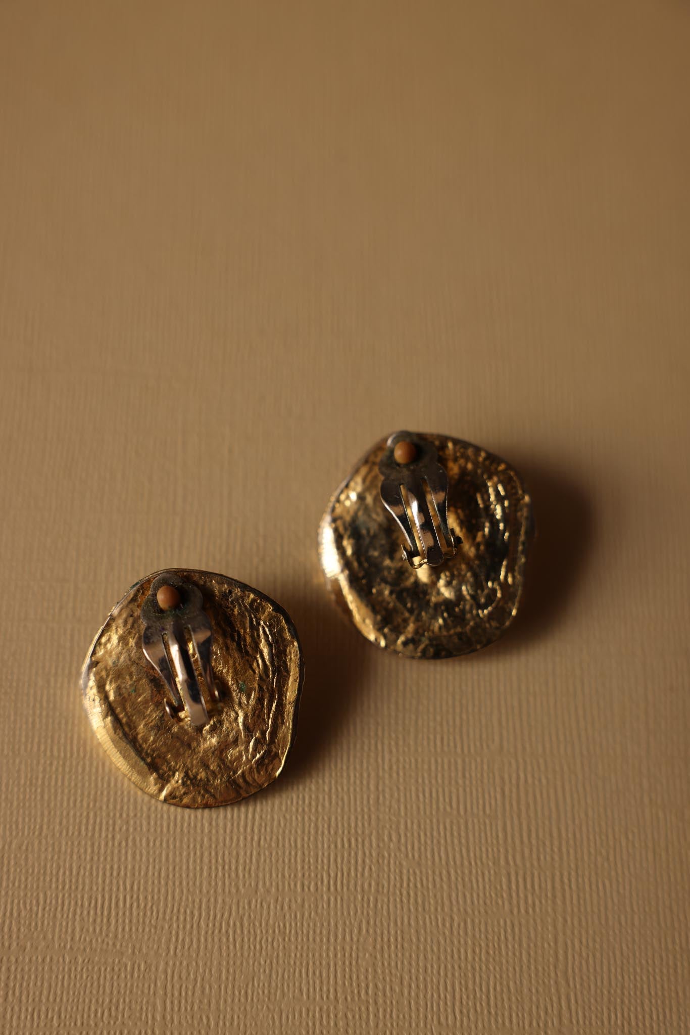 Rippled Clip-On Earrings with Faux Pearl Accent - Gold Tone|Vintage Baazaar
