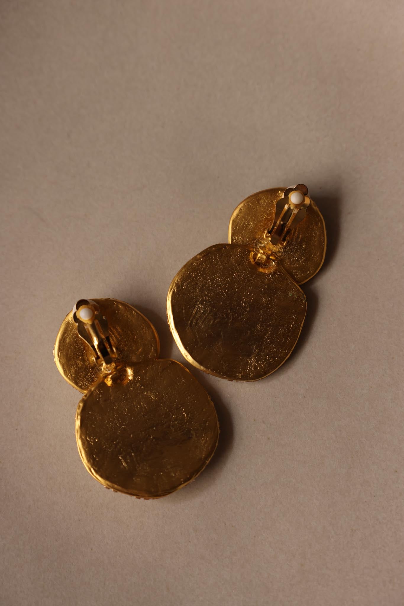 1980s Matte Gold Rhinestone Drop Clip-On Earrings|Vintage Baazaar