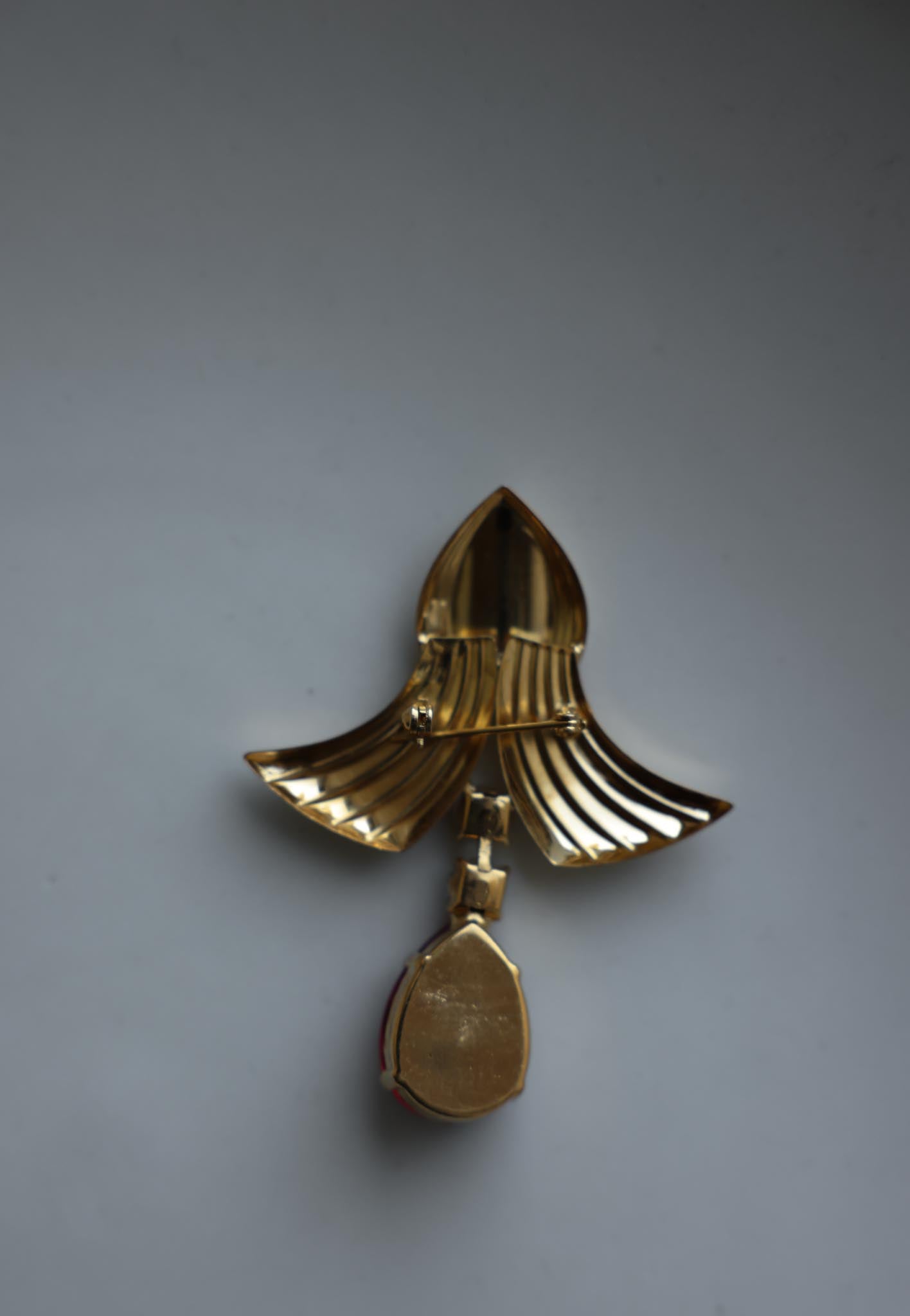 Golden Radiance Brooch|Vintage Baazaar