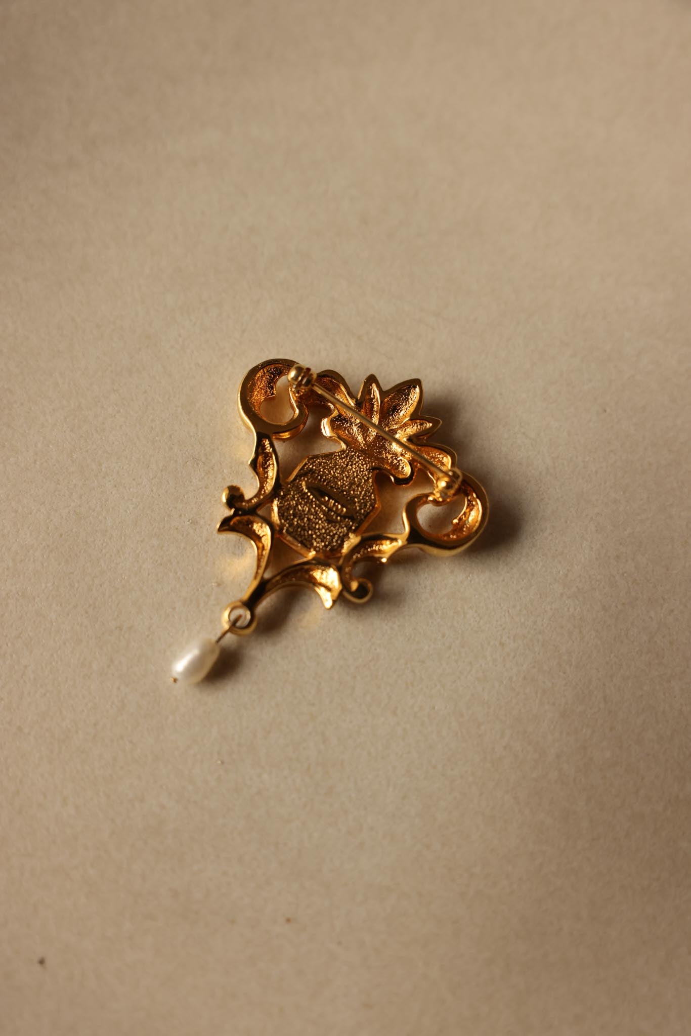 Avon Gold-Tone Brooch with Black Onyx and Freshwater Pearl Drop