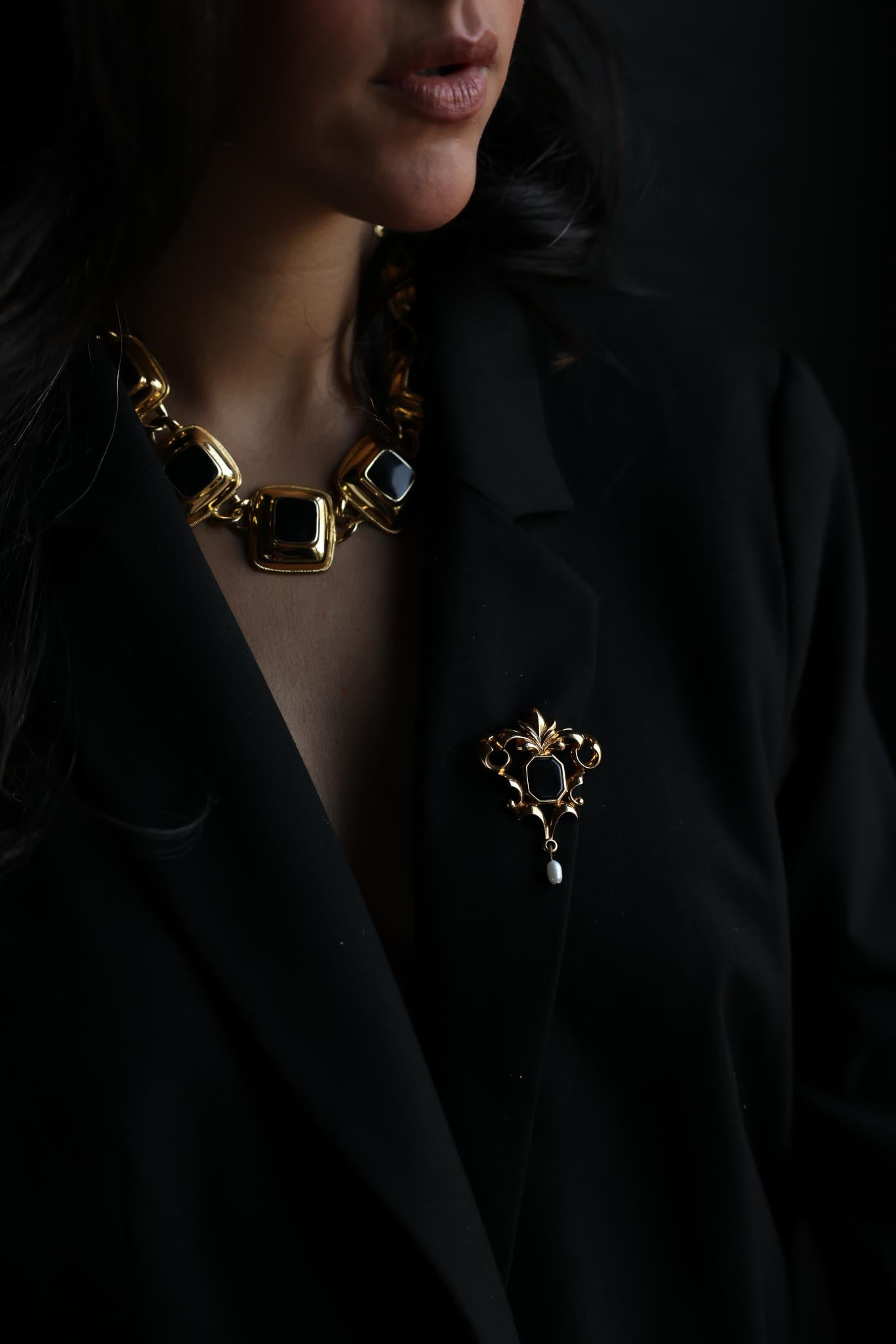 Avon Gold-Tone Brooch with Black Onyx and Freshwater Pearl Drop