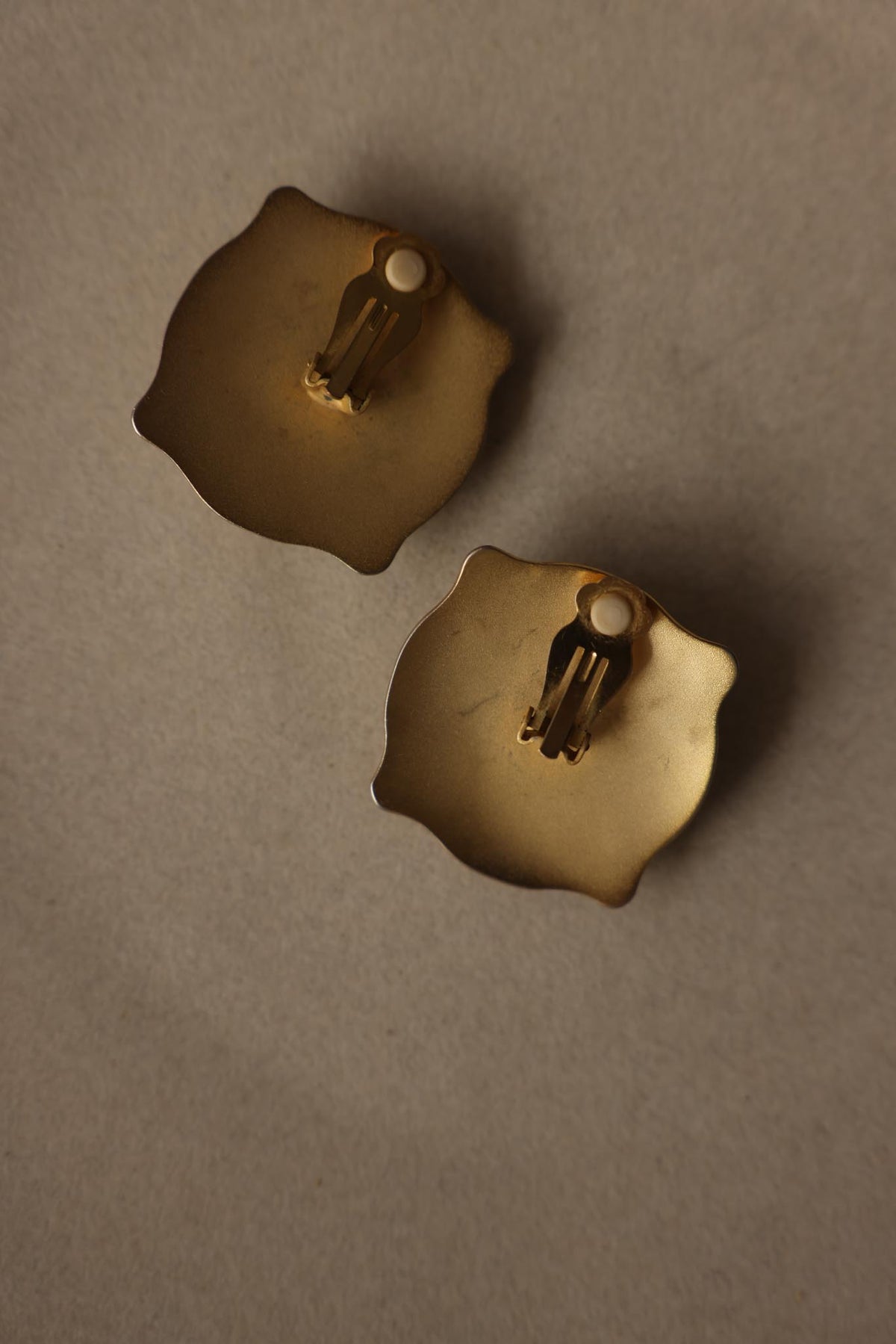 Vintage Matte Gold & Blue Cabochon Clip-On Earrings|Vintage Baazaar