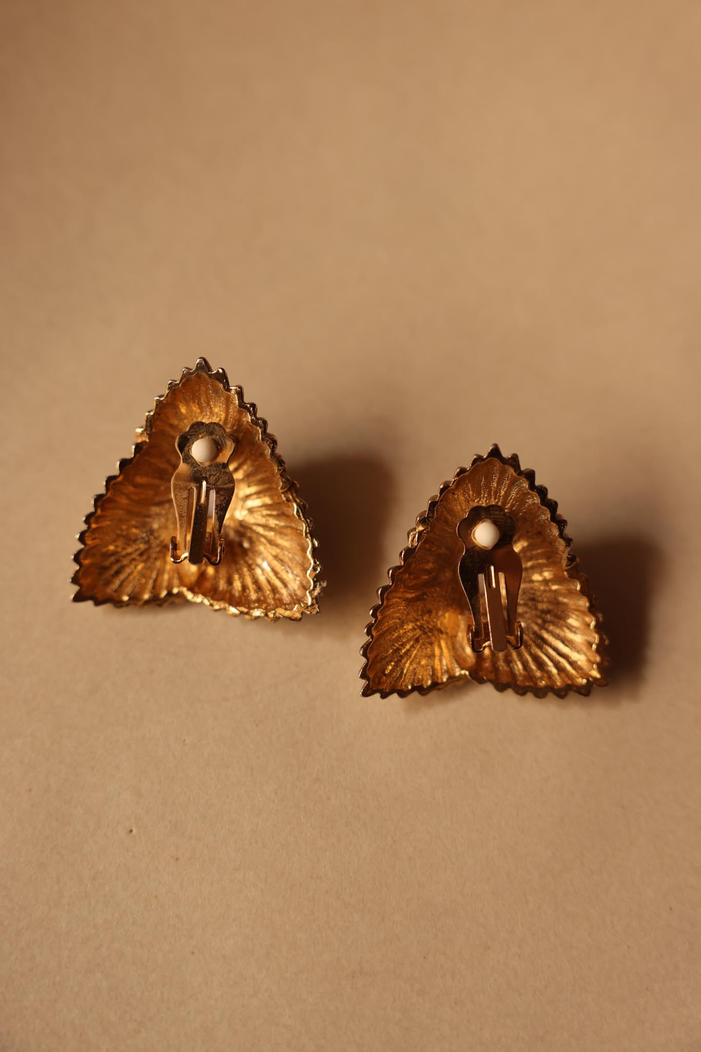 Triangle Shell Clip-On Earrings with Faux Pearl Center|Vintage Baazaar