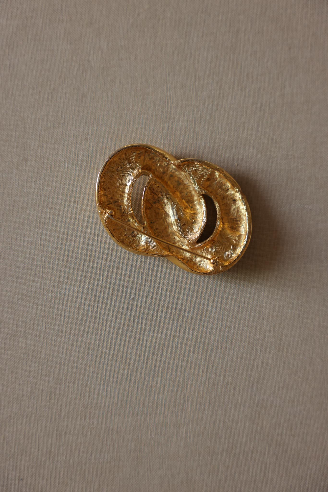 Gold-Tone Interlocking Link Brooch