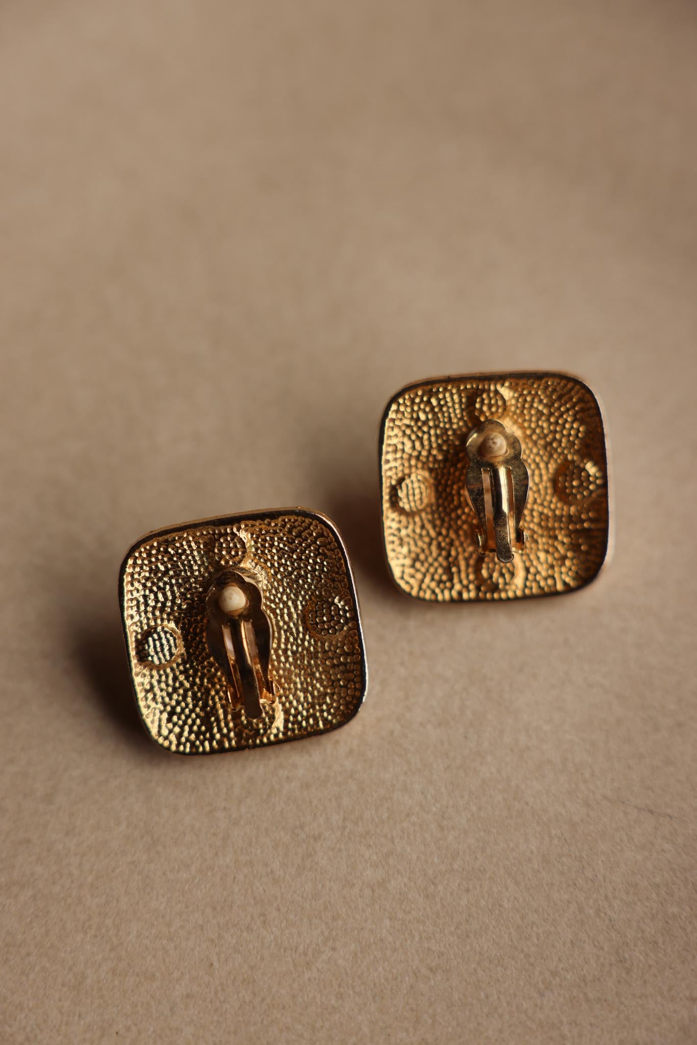 Geometric Pearl Cluster Clip-On Earrings|Vintage Baazaar