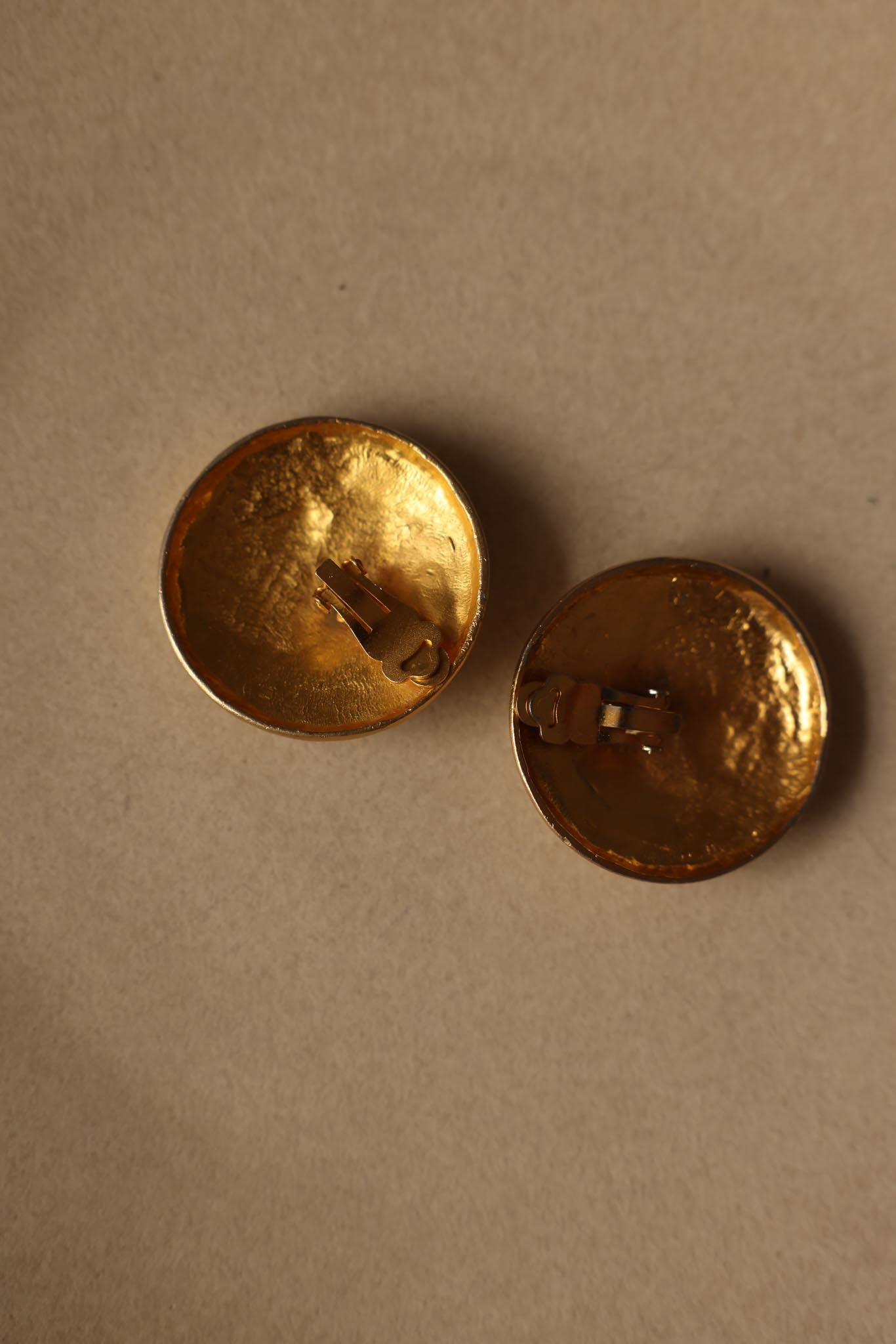 Matte Gold Tiered Circle Clip-On Earrings