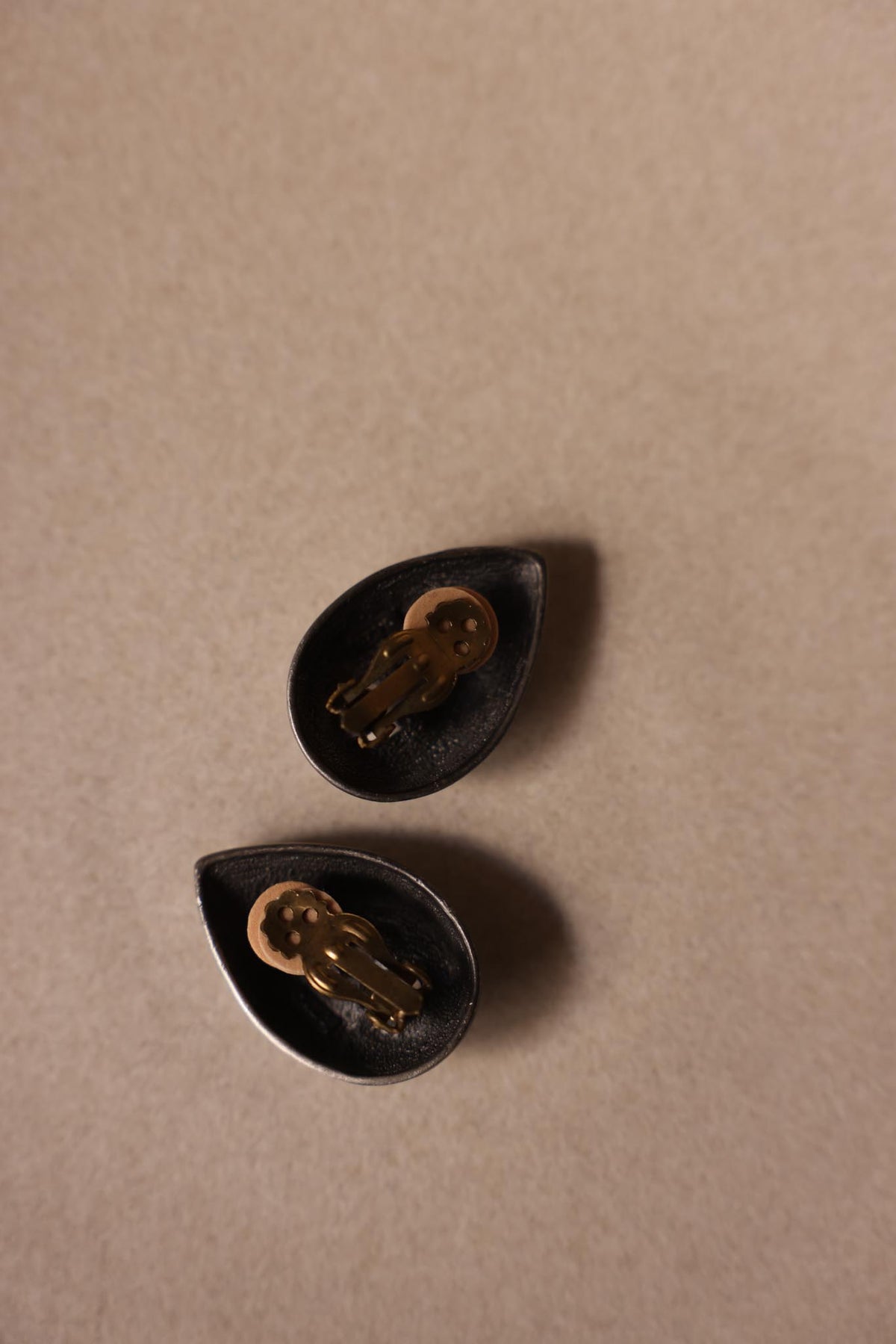 Silver-Tone Teardrop Clip-On Earrings With Rhinestones|Vintage Baazaar