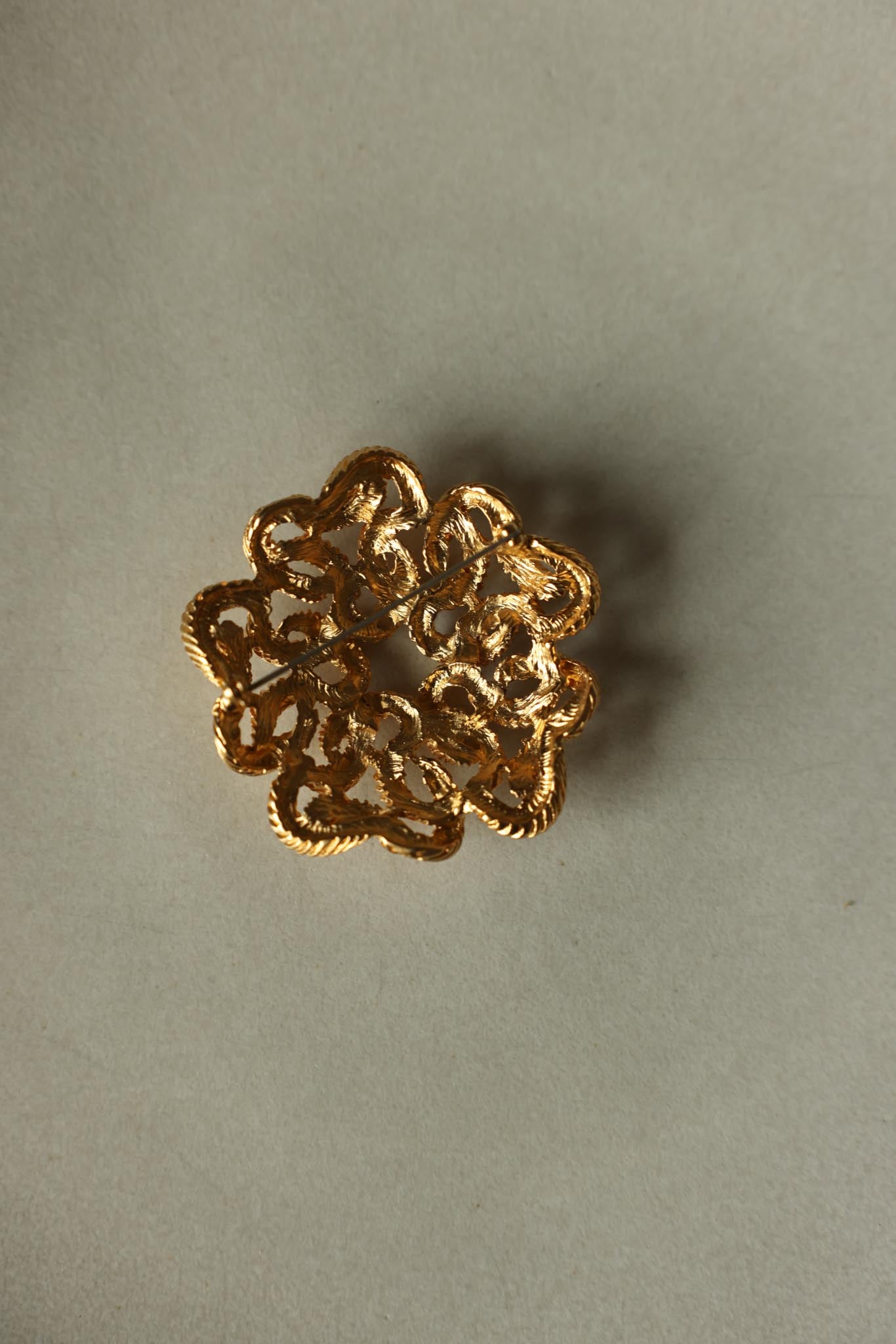 Brushed Gold Rope Knot Brooch