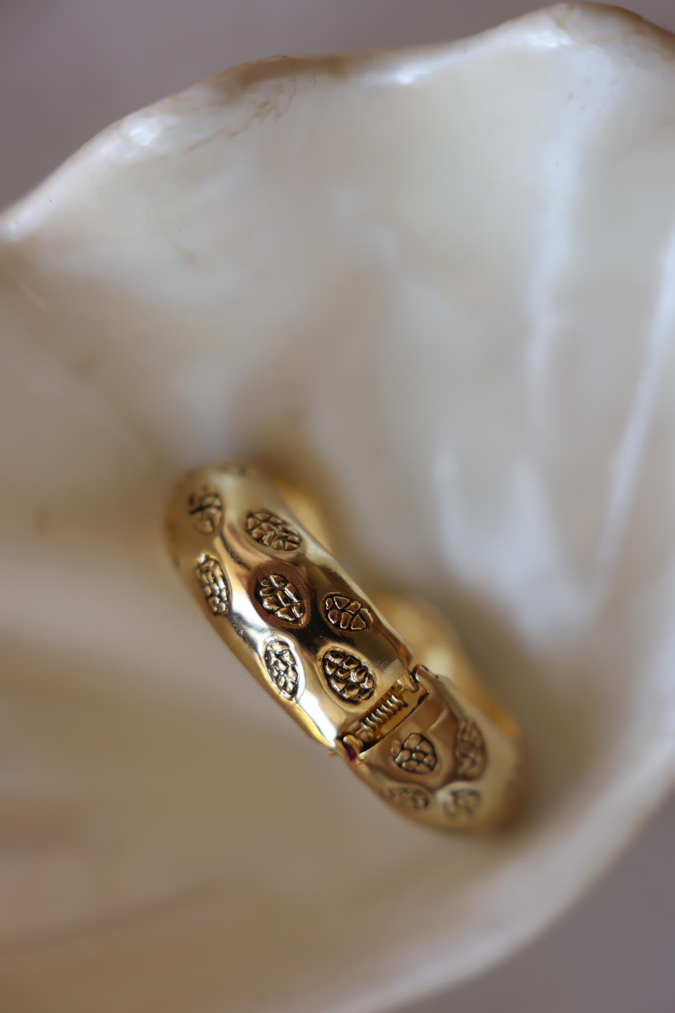 Gold Panther Hinged Bracelet|Vintage Baazaar
