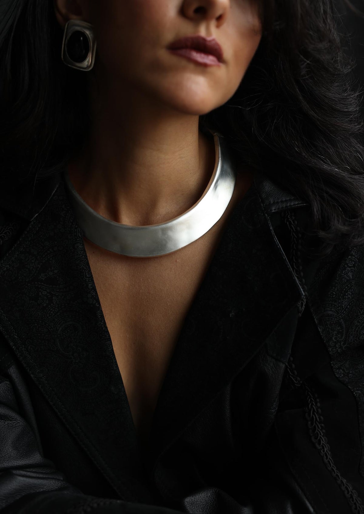 Silver Tone Hinged Collar Necklace
