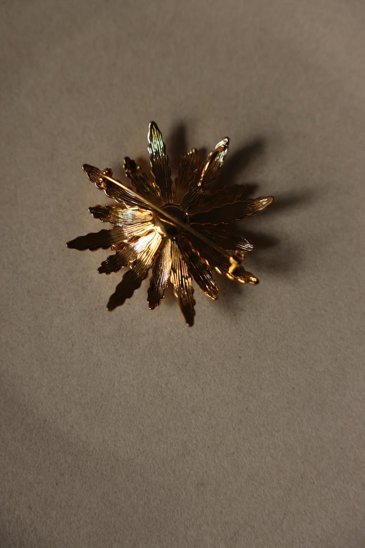 Gold Tone Wheat Sunburst Brooch / Pendant
