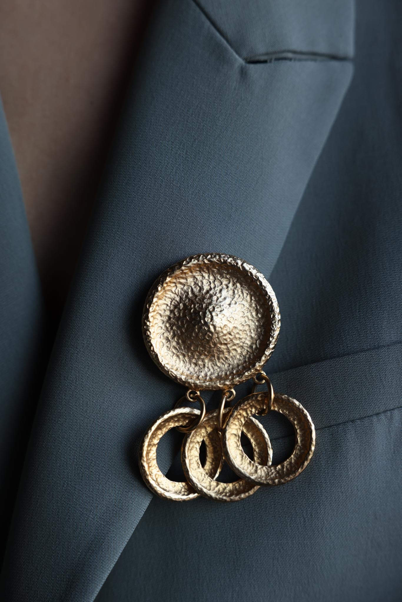 Gold-Tone Dangle Brooch with Textured Rings|Vintage Baazaar
