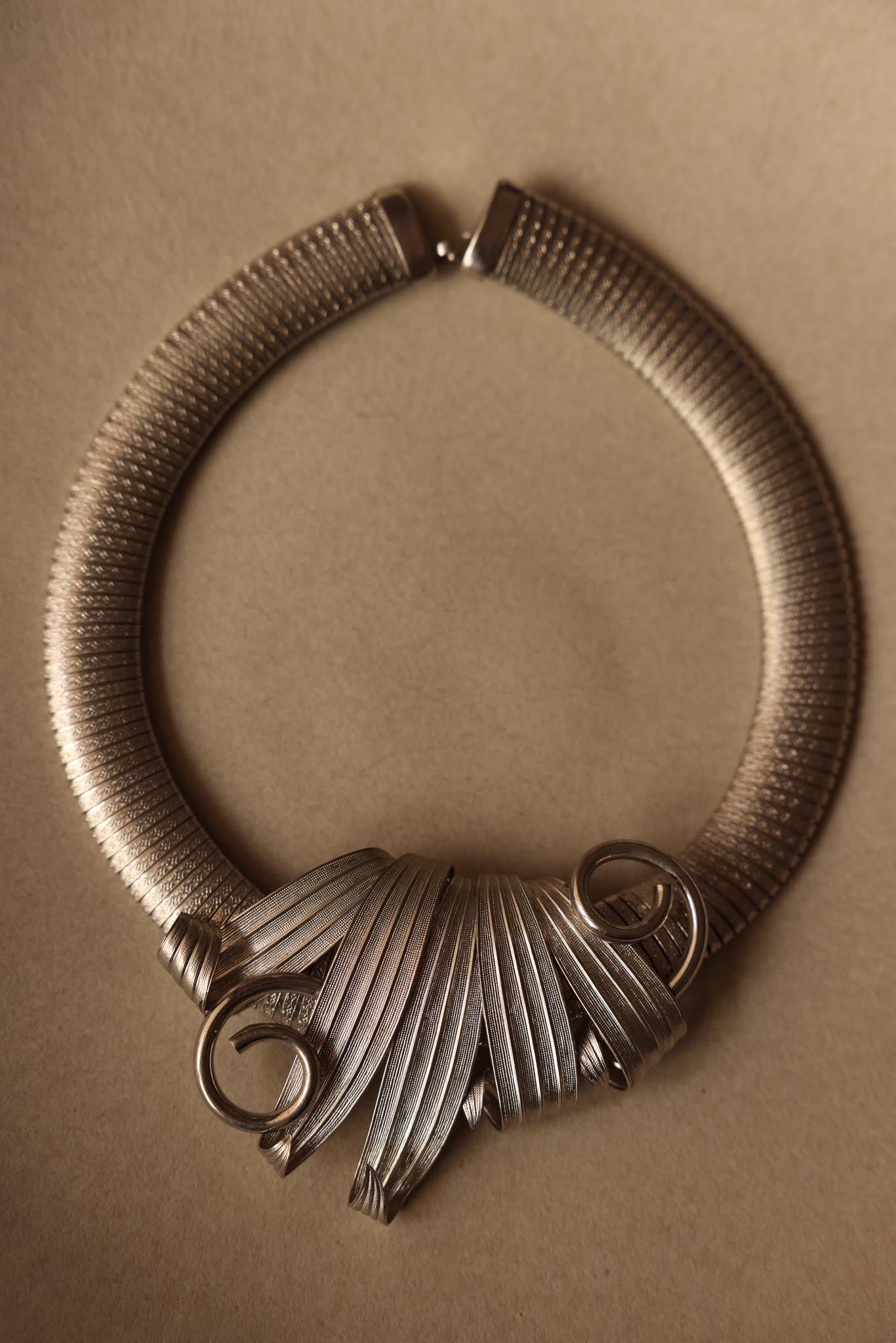 Silver-Tone Statement Collar Necklace|Vintage Baazaar
