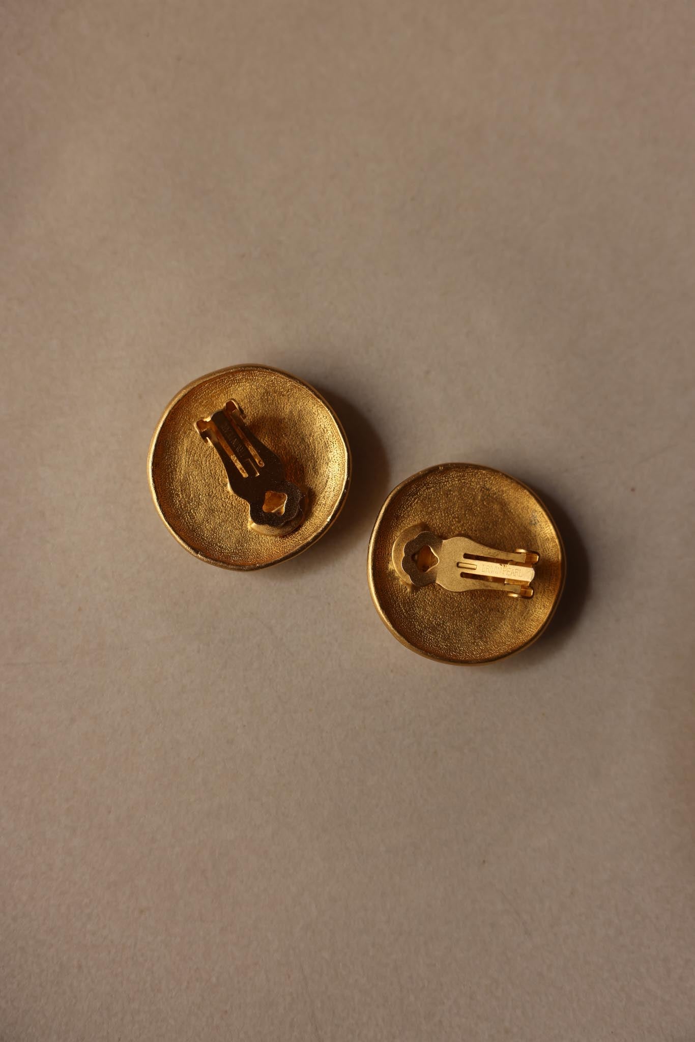 Erwin Pearl Matte Gold and Black Enamel Clip-On Earrings|Vintage Baazaar