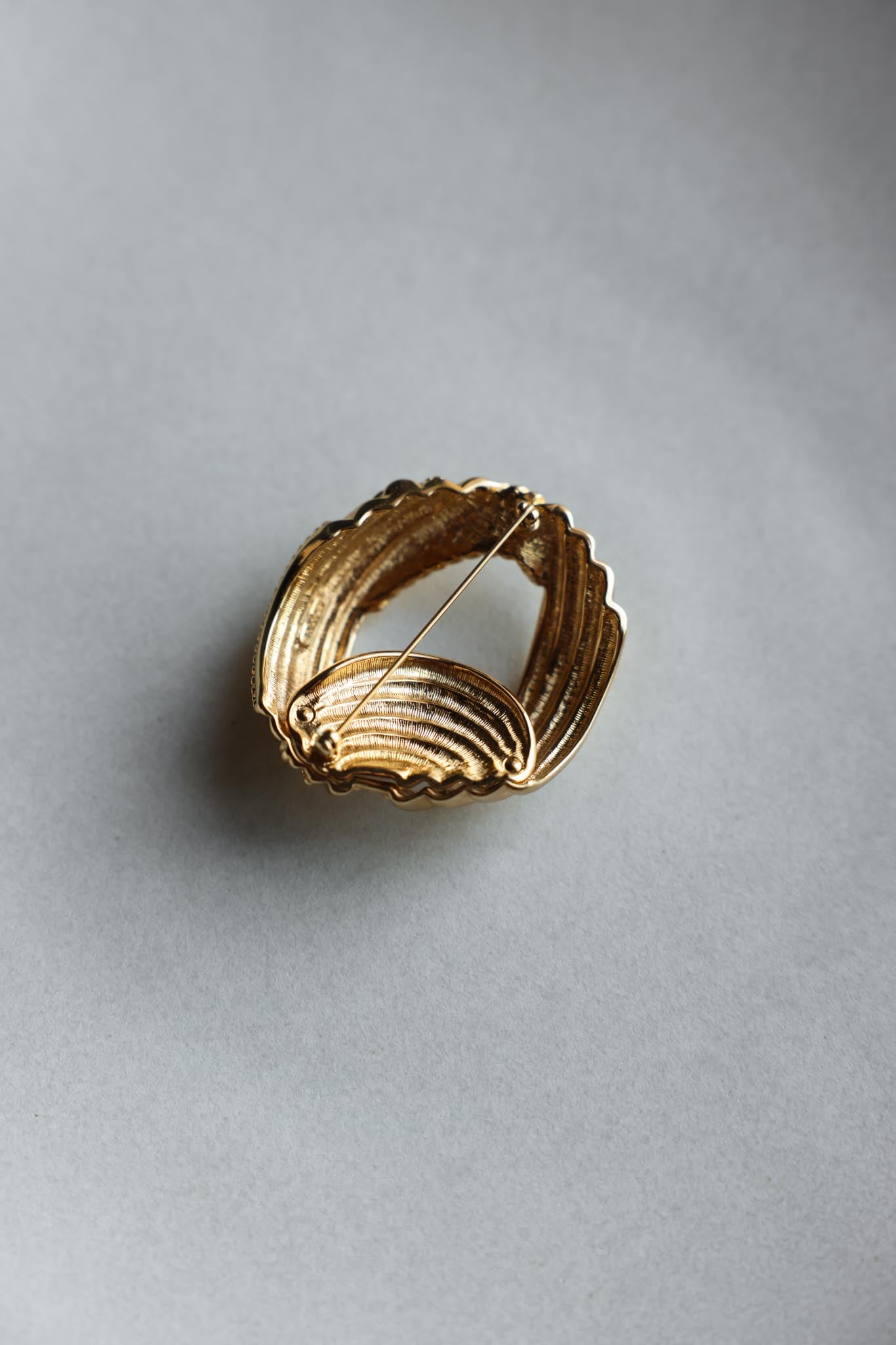 Monet Gold-Tone Textured Swirl Brooch|Vintage Baazaar