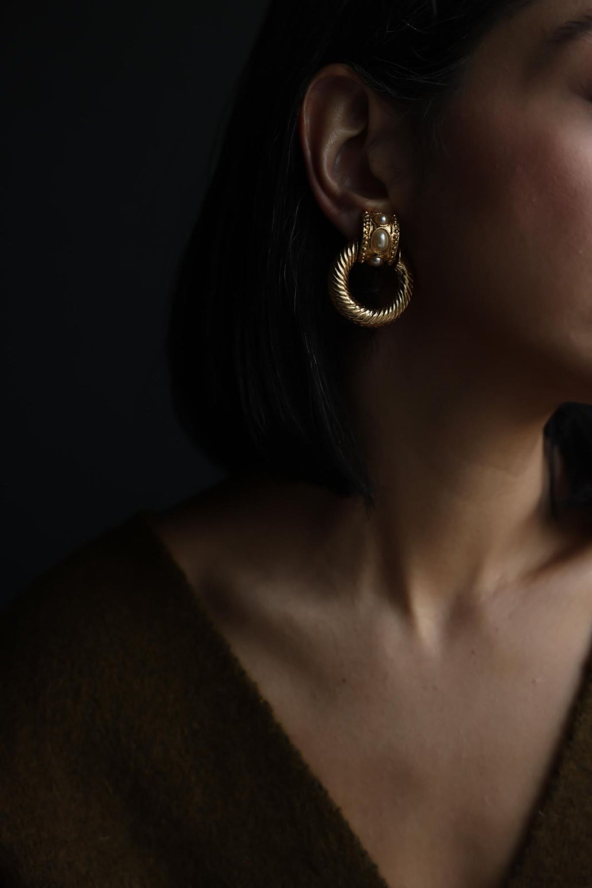 Gold Tone Faux Pearl Door Knocker Clip-On Earrings